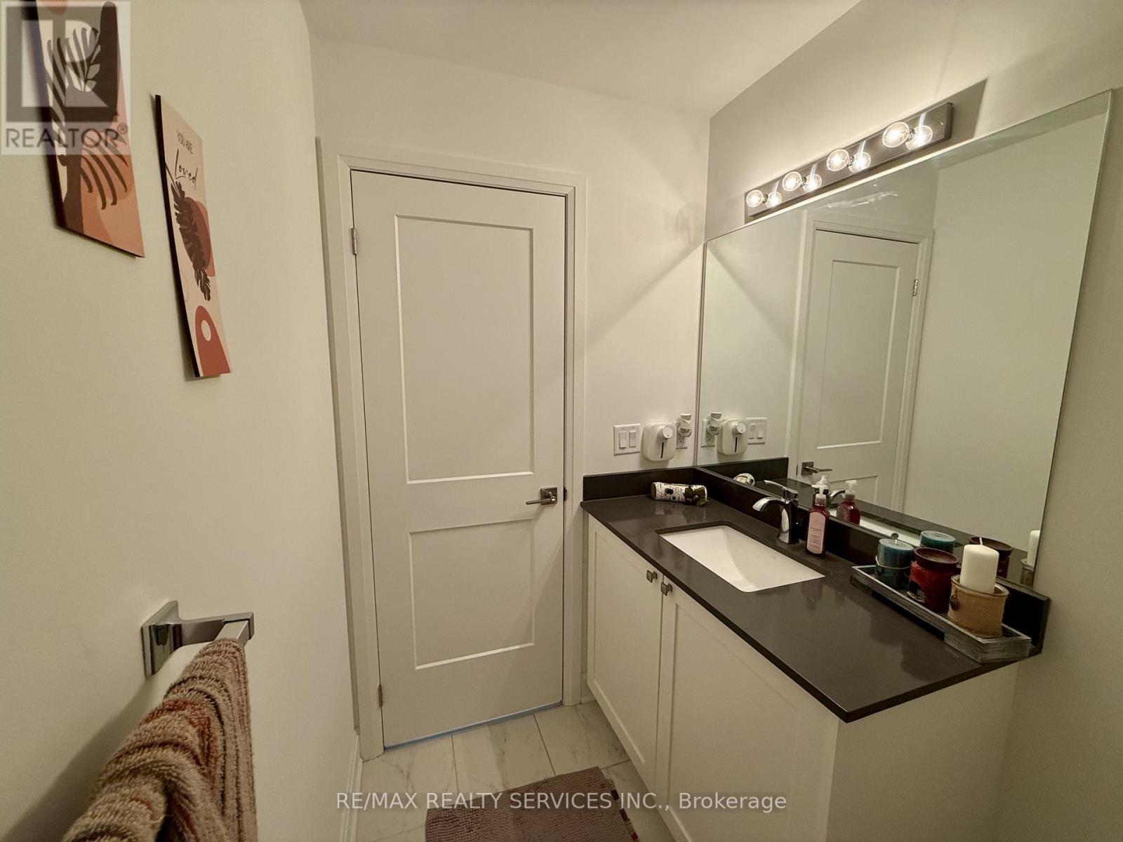 229 - 50 Lakebreeze Drive, Clarington, Ontario  L1B 1N4 - Photo 13 - E12891426