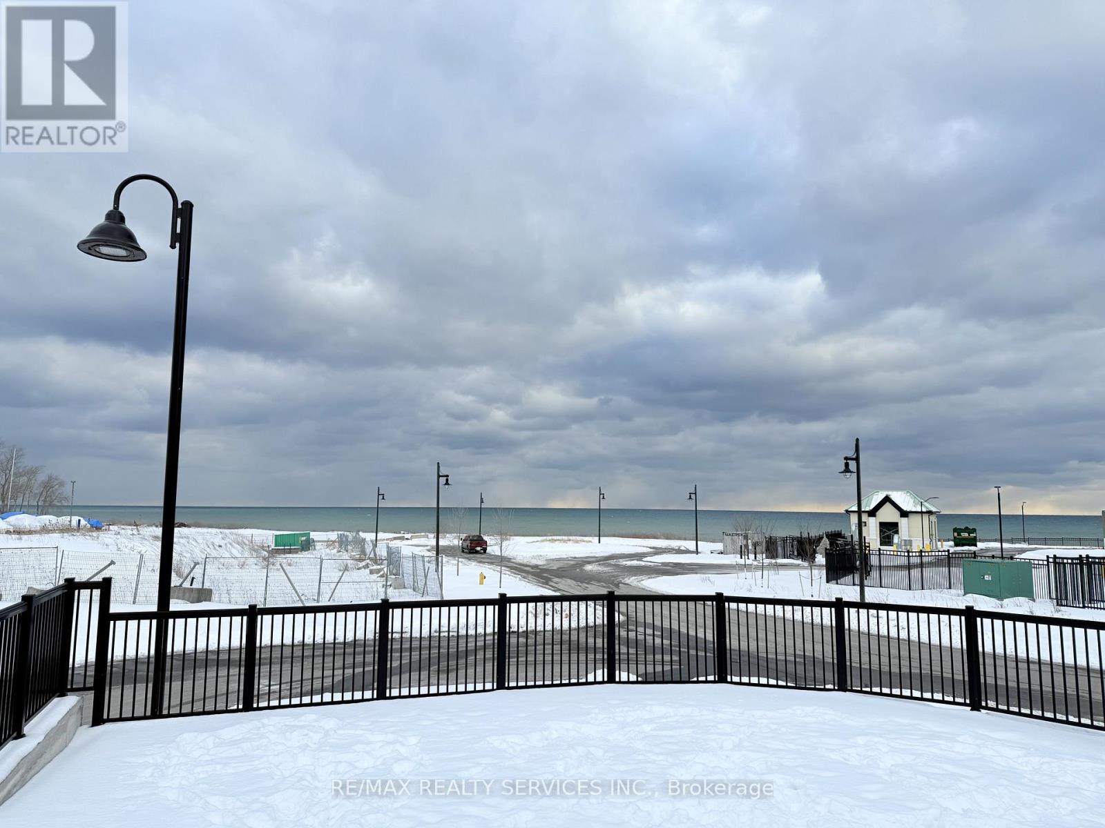 229 - 50 Lakebreeze Drive, Clarington, Ontario  L1B 1N4 - Photo 2 - E12891426