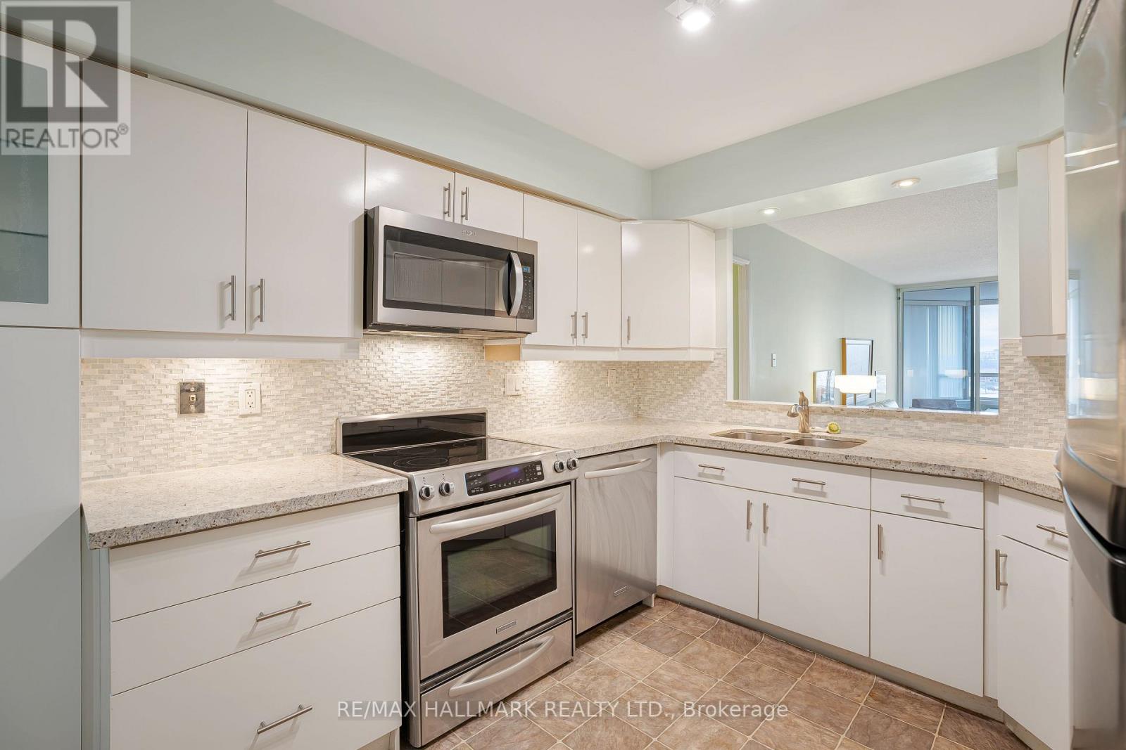 817 - 25 Austin Drive, Markham, Ontario  L3R 8H4 - Photo 10 - N12891272