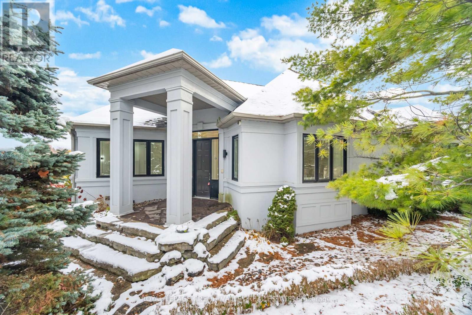 2 Huntingwood Court, Vaughan (Islington Woods), Ontario  L4H 1A7 - Photo 3 - N12891274