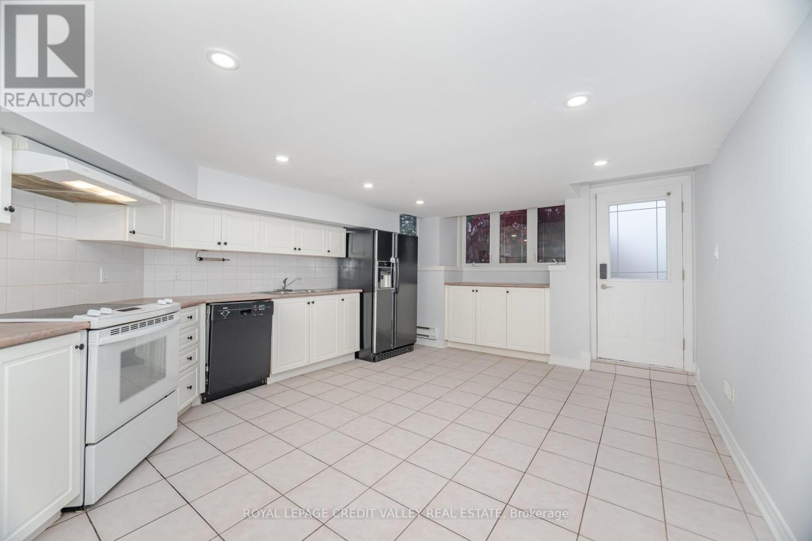 2 Huntingwood Court, Vaughan (Islington Woods), Ontario  L4H 1A7 - Photo 39 - N12891274