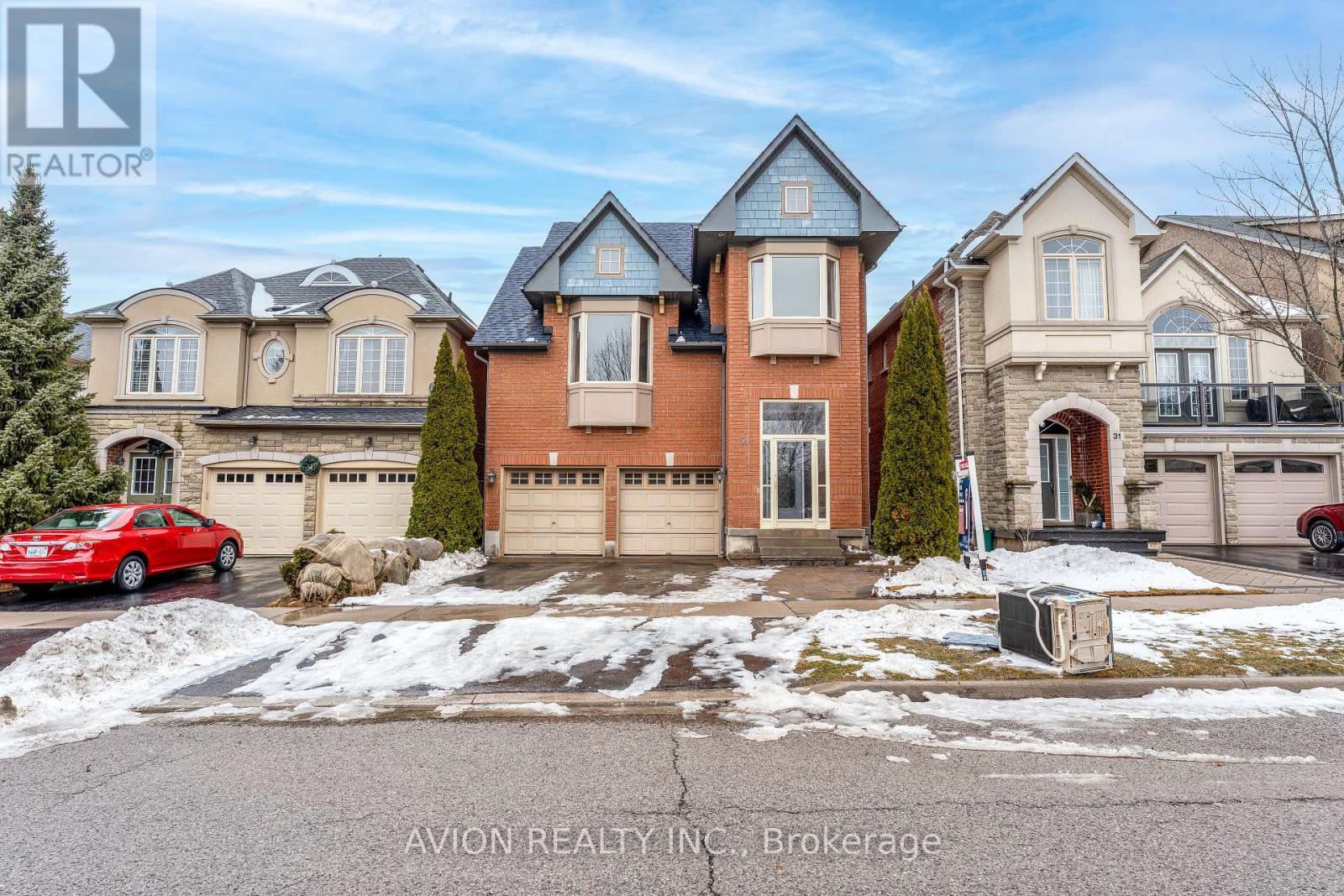 33 BROCKDALE STREET, Richmond Hill, Ontario