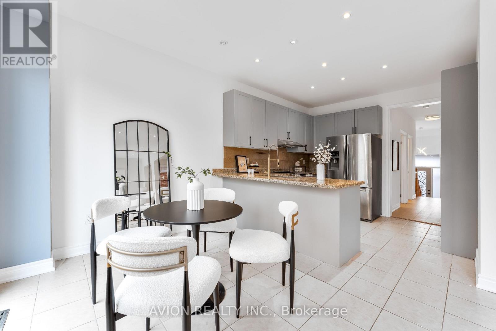 33 Brockdale Street, Richmond Hill, Ontario  L4E 4W1 - Photo 10 - N12891300