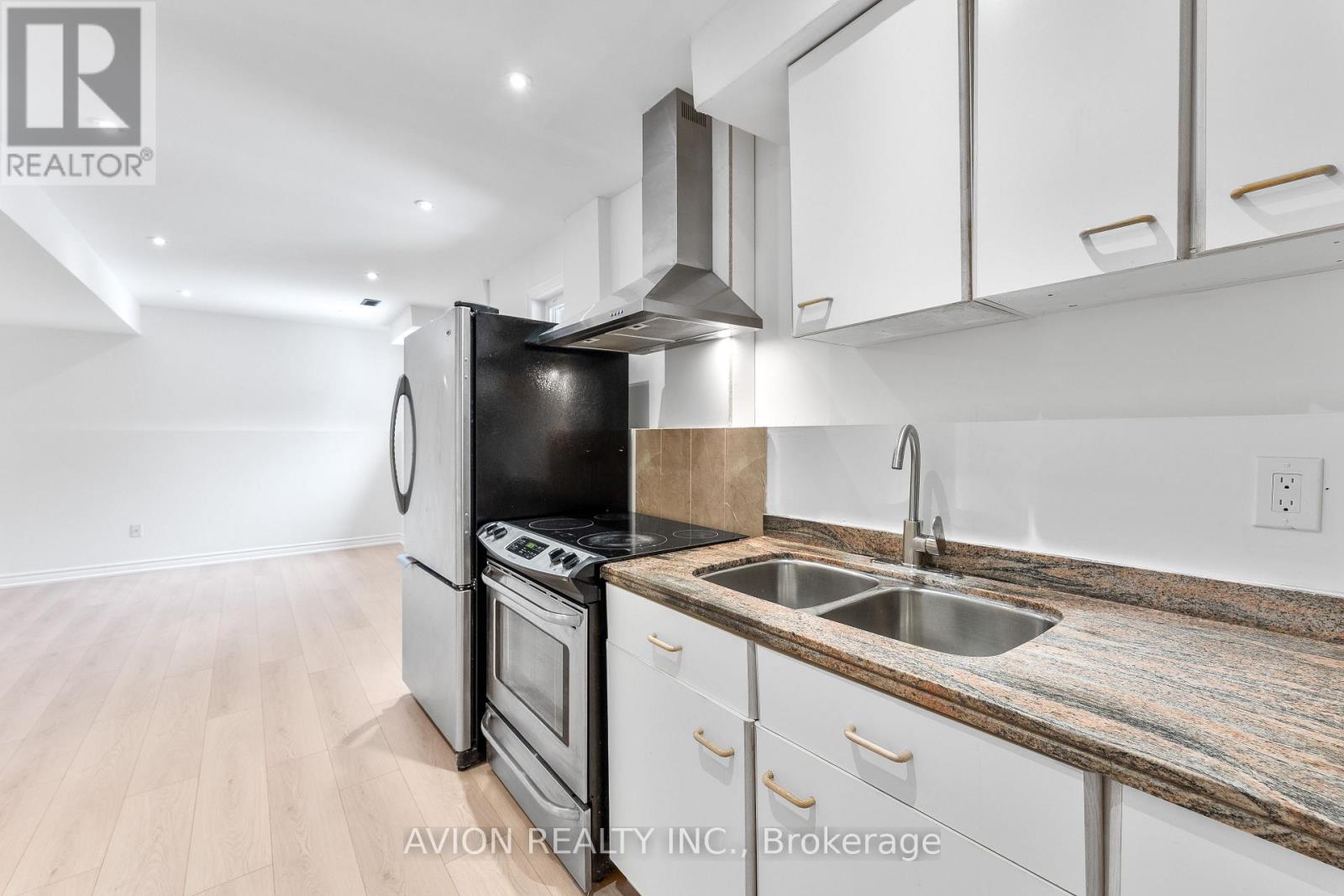 33 Brockdale Street, Richmond Hill, Ontario  L4E 4W1 - Photo 31 - N12891300