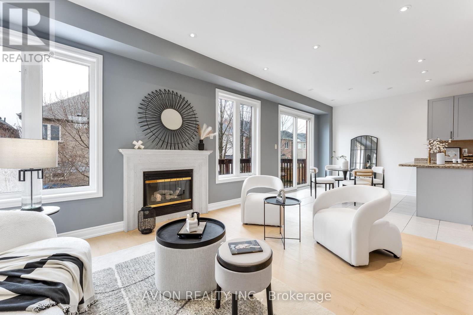 33 Brockdale Street, Richmond Hill, Ontario  L4E 4W1 - Photo 4 - N12891300