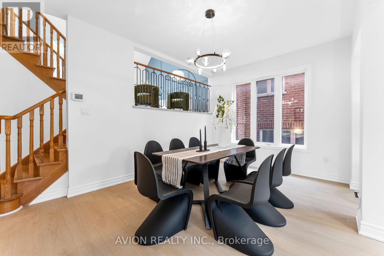 33 Brockdale Street, Richmond Hill, Ontario  L4E 4W1 - Photo 7 - N12891300