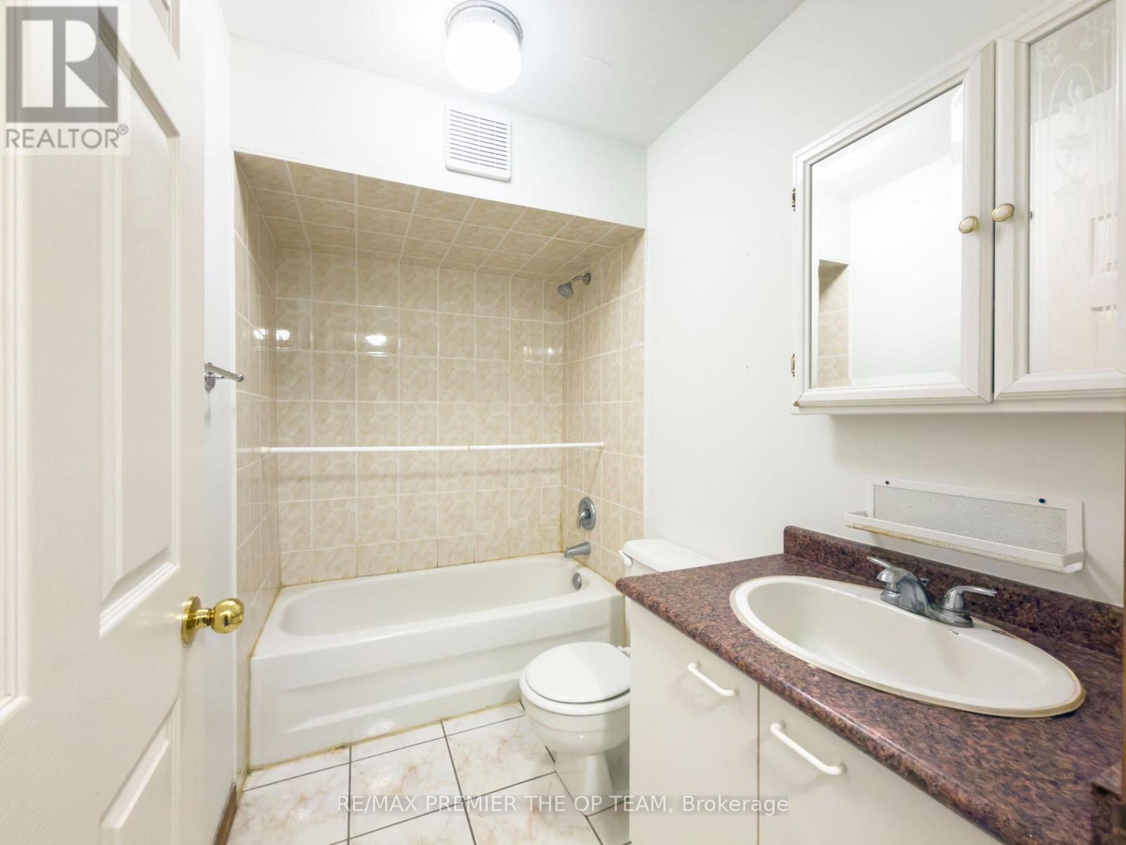 4 - 2311 Major Mackenzie Drive, Vaughan, Ontario  L6A 3Z3 - Photo 15 - N12891348