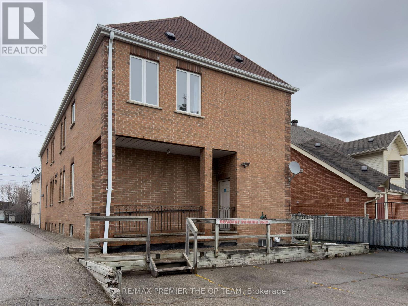 4 - 2311 Major Mackenzie Drive, Vaughan, Ontario  L6A 3Z3 - Photo 2 - N12891348