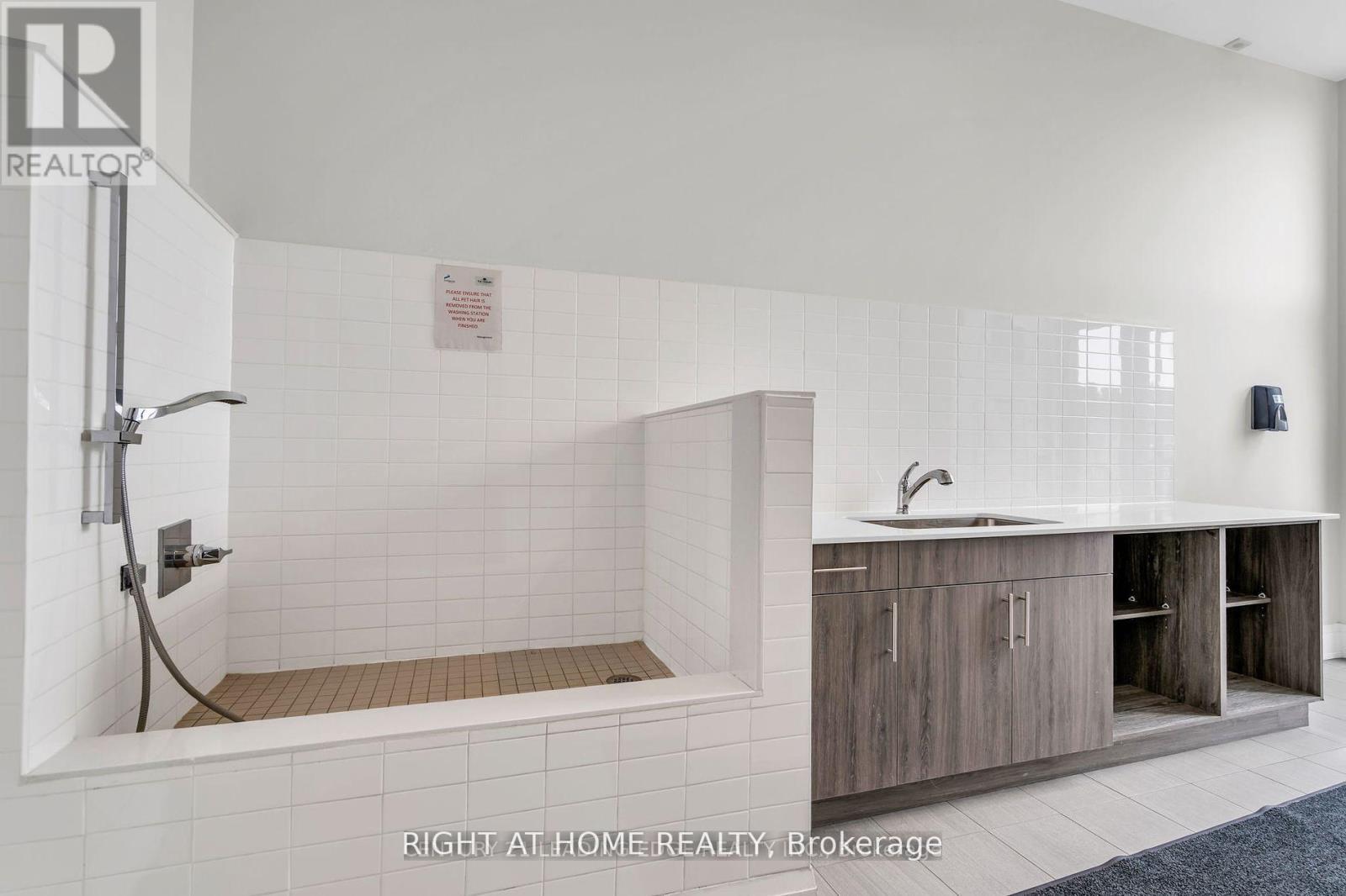 324 - 555 William Graham Drive, Aurora, Ontario  L4G 3H9 - Photo 17 - N12891420