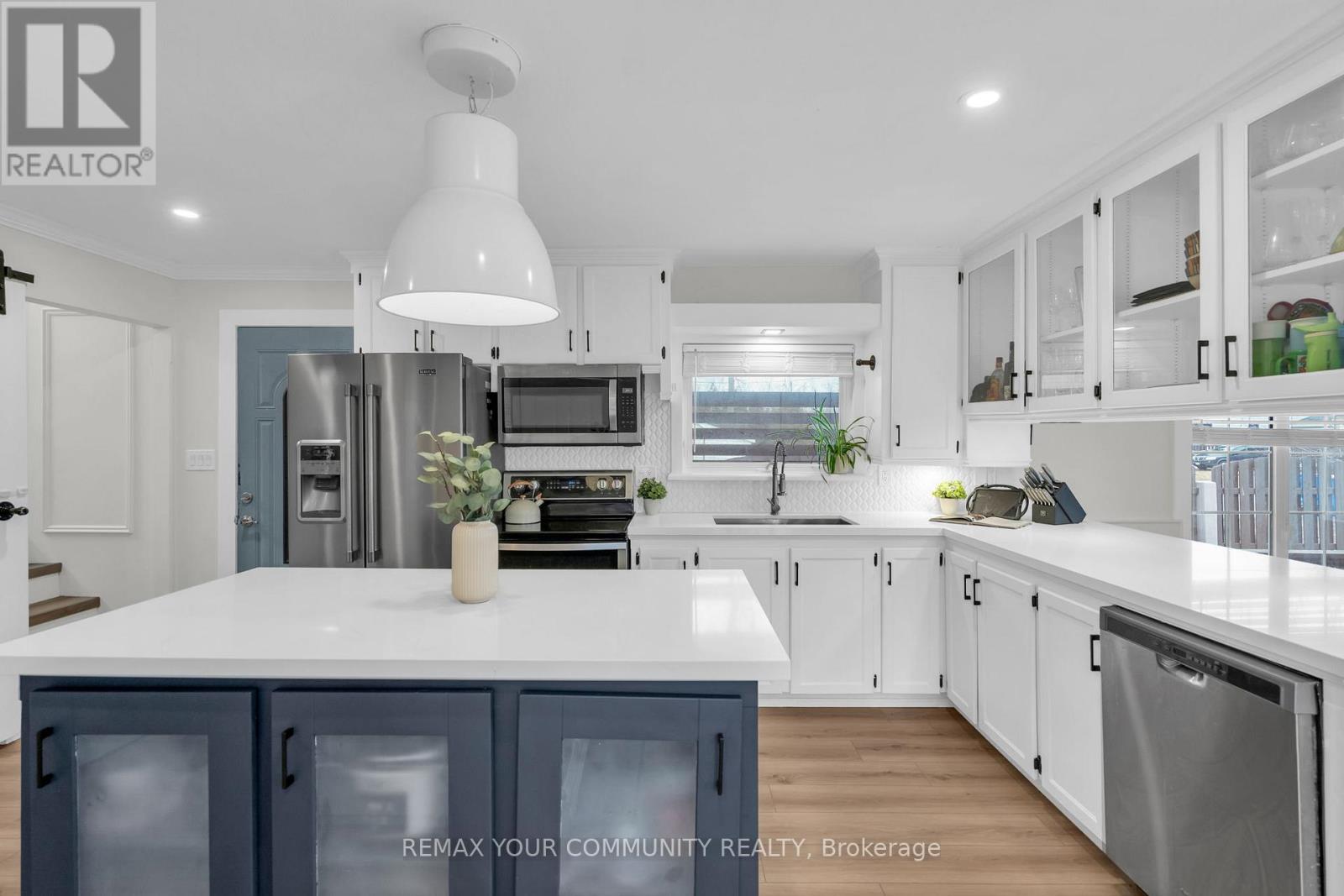 20 Farley Circle, Georgina, Ontario  L0E 1S0 - Photo 17 - N12891448