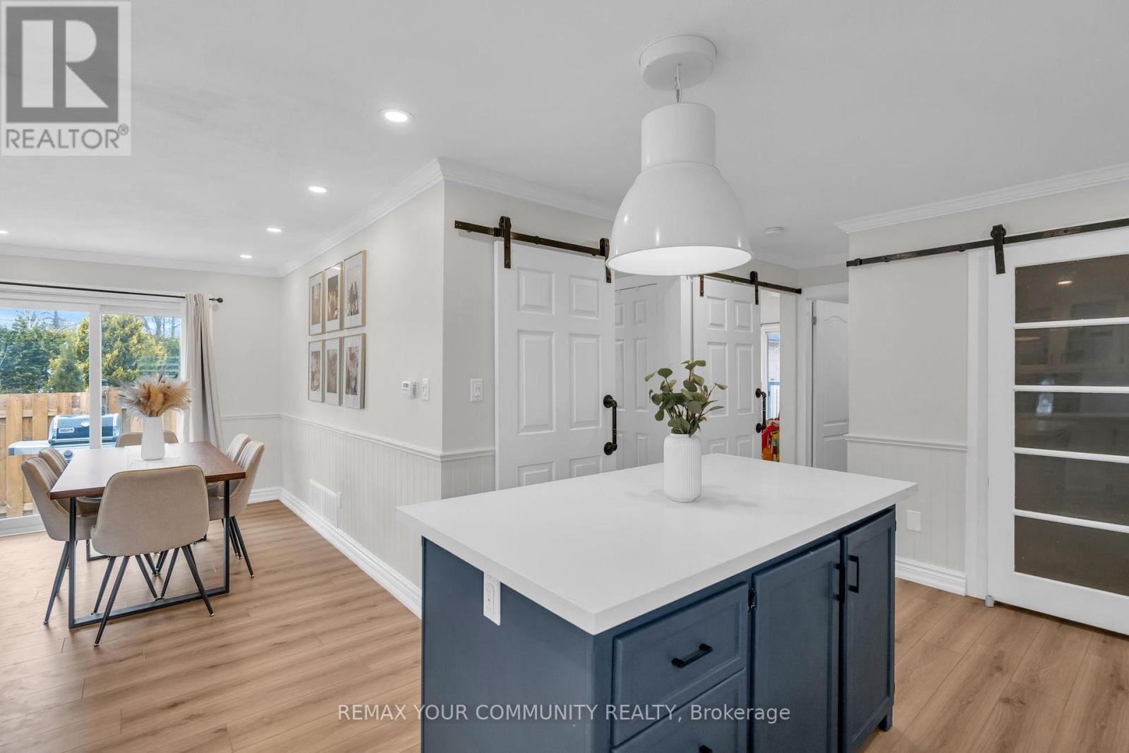 20 Farley Circle, Georgina, Ontario  L0E 1S0 - Photo 18 - N12891448