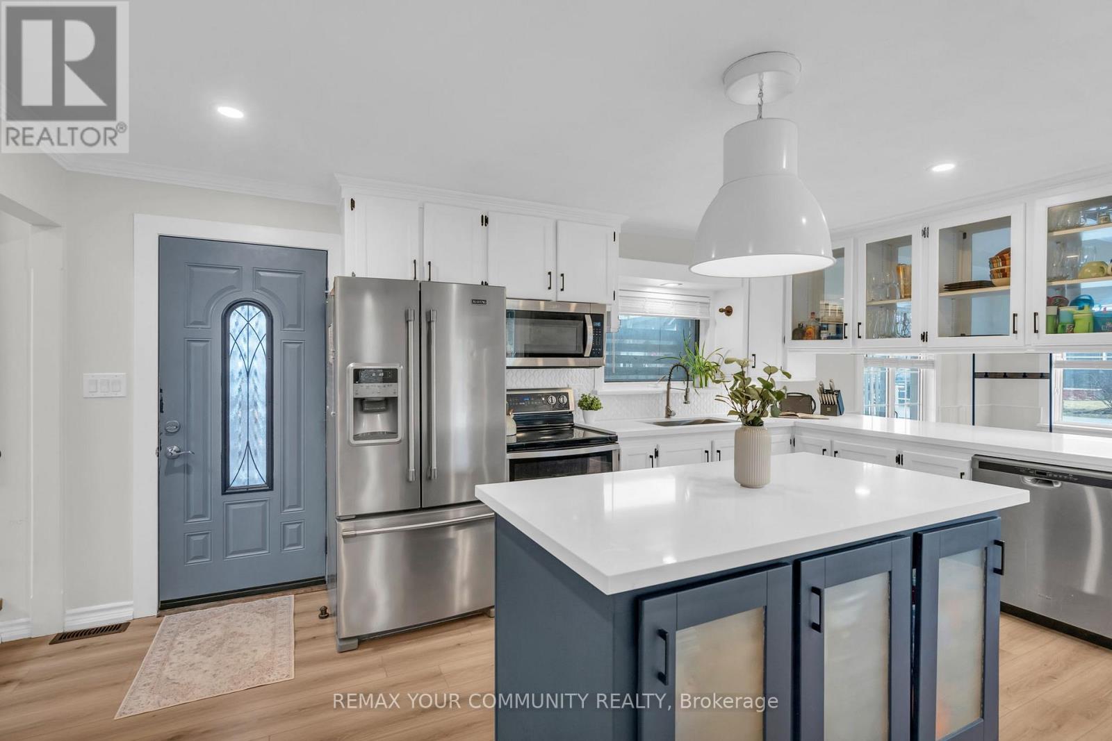 20 Farley Circle, Georgina, Ontario  L0E 1S0 - Photo 19 - N12891448