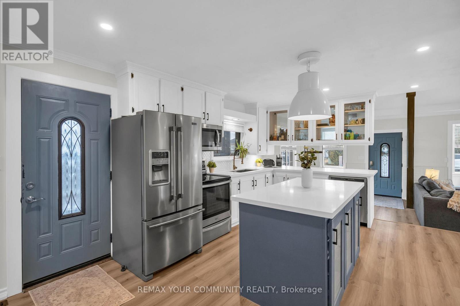 20 Farley Circle, Georgina, Ontario  L0E 1S0 - Photo 20 - N12891448