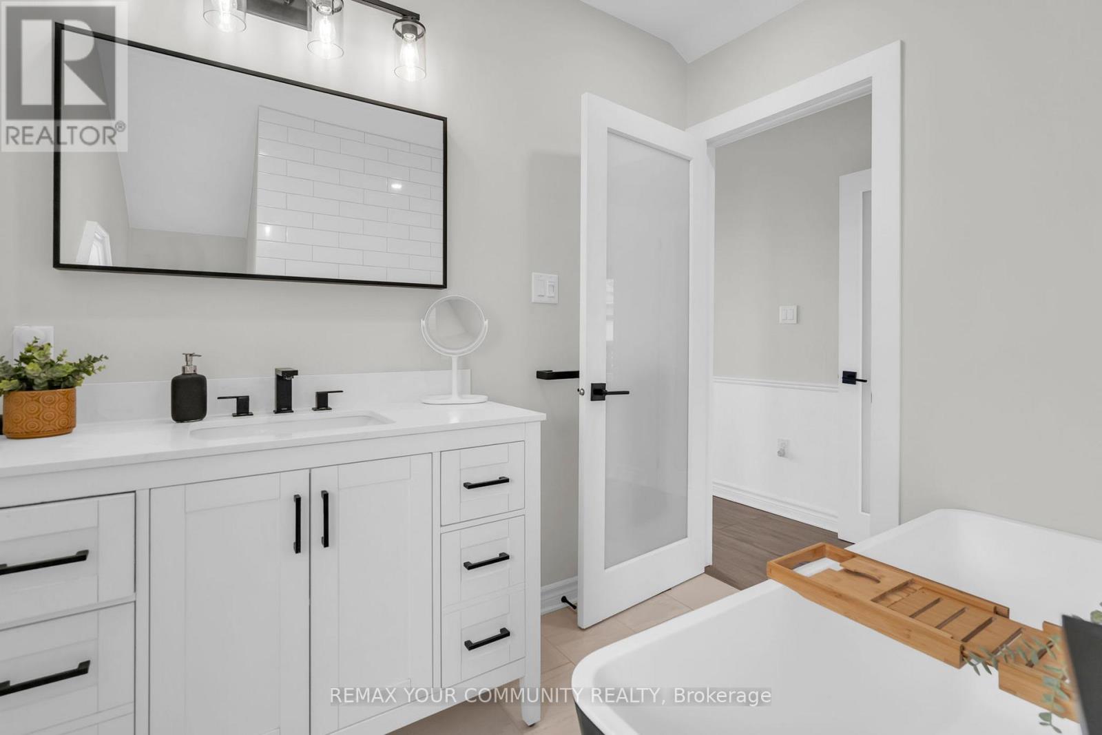 20 Farley Circle, Georgina, Ontario  L0E 1S0 - Photo 31 - N12891448