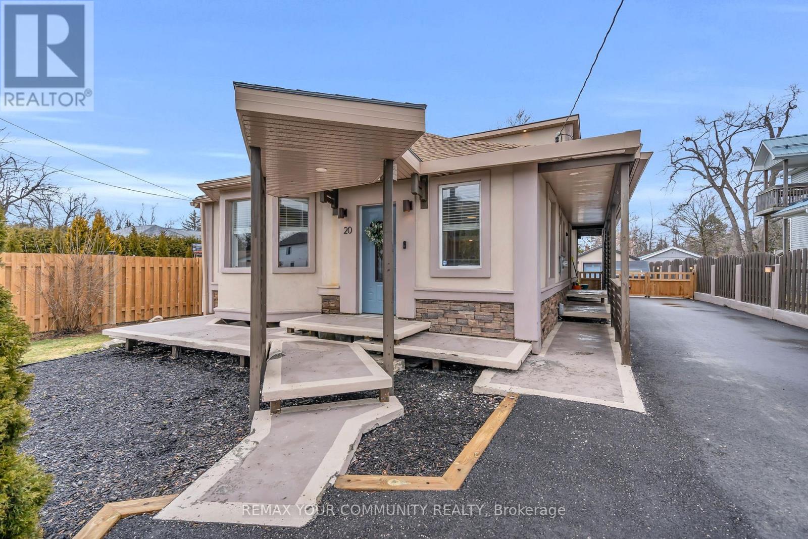 20 Farley Circle, Georgina, Ontario  L0E 1S0 - Photo 4 - N12891448