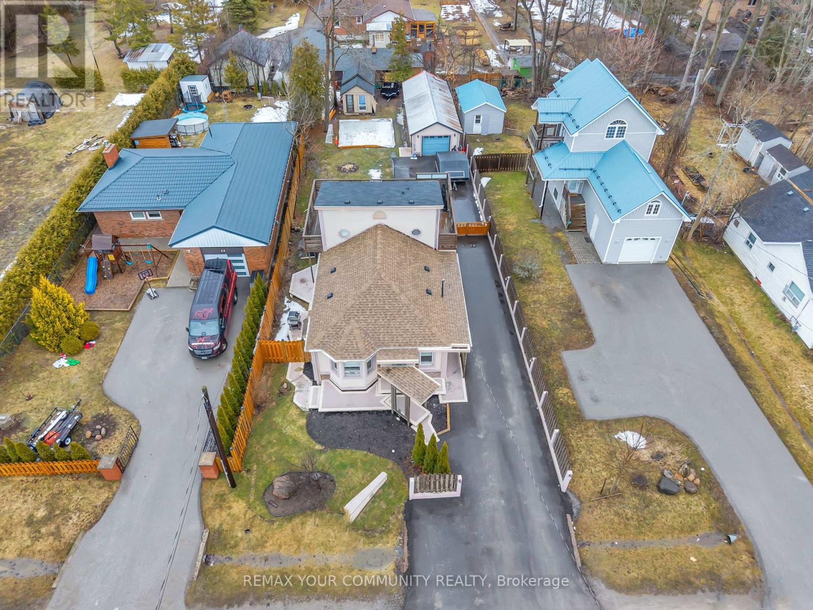 20 Farley Circle, Georgina, Ontario  L0E 1S0 - Photo 43 - N12891448