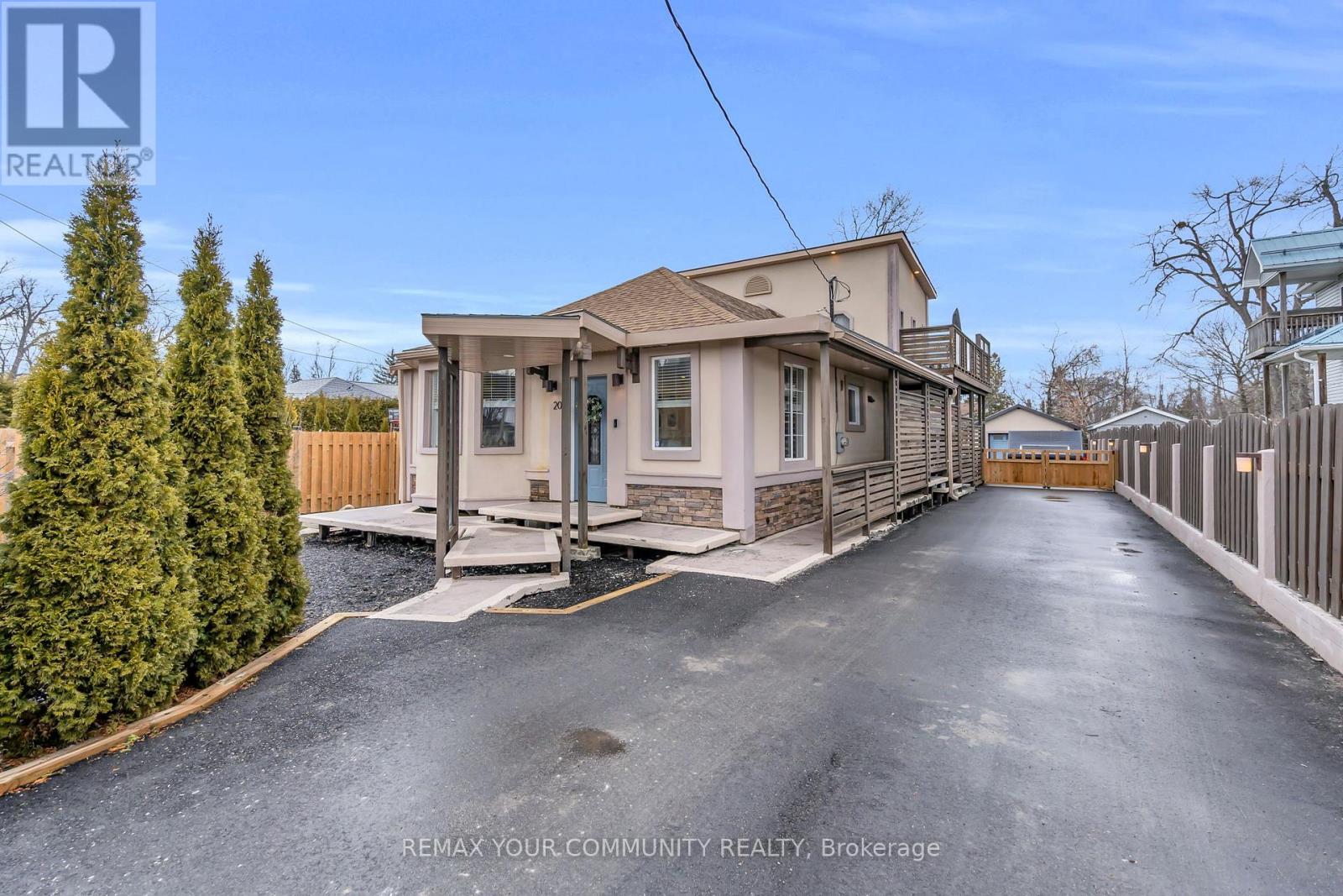 20 Farley Circle, Georgina, Ontario  L0E 1S0 - Photo 5 - N12891448