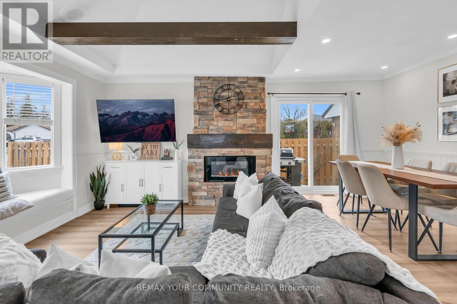 20 Farley Circle, Georgina, Ontario  L0E 1S0 - Photo 9 - N12891448