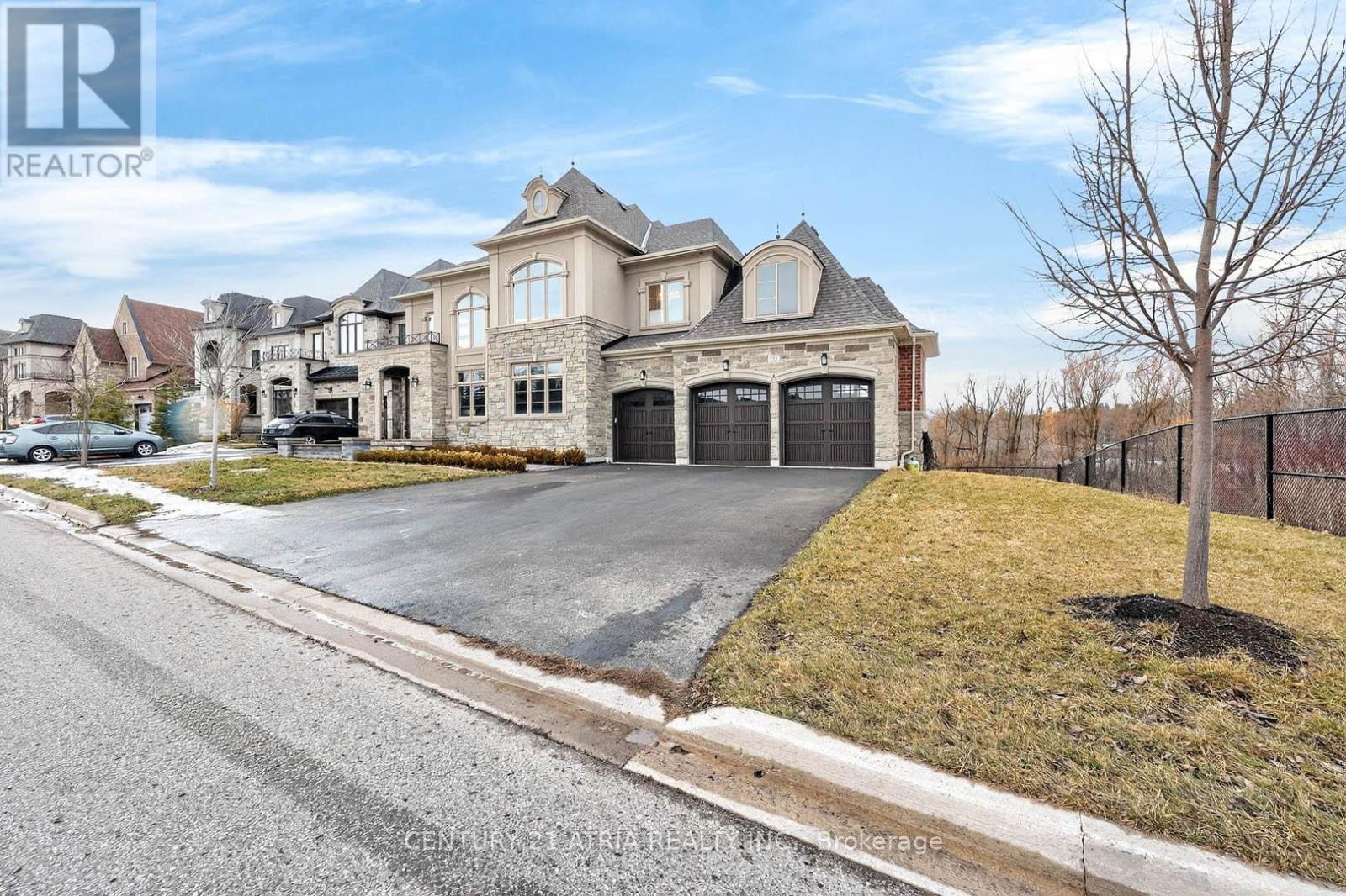 122 Burns Boulevard, King, Ontario  L7B 0M2 - Photo 2 - N12891528