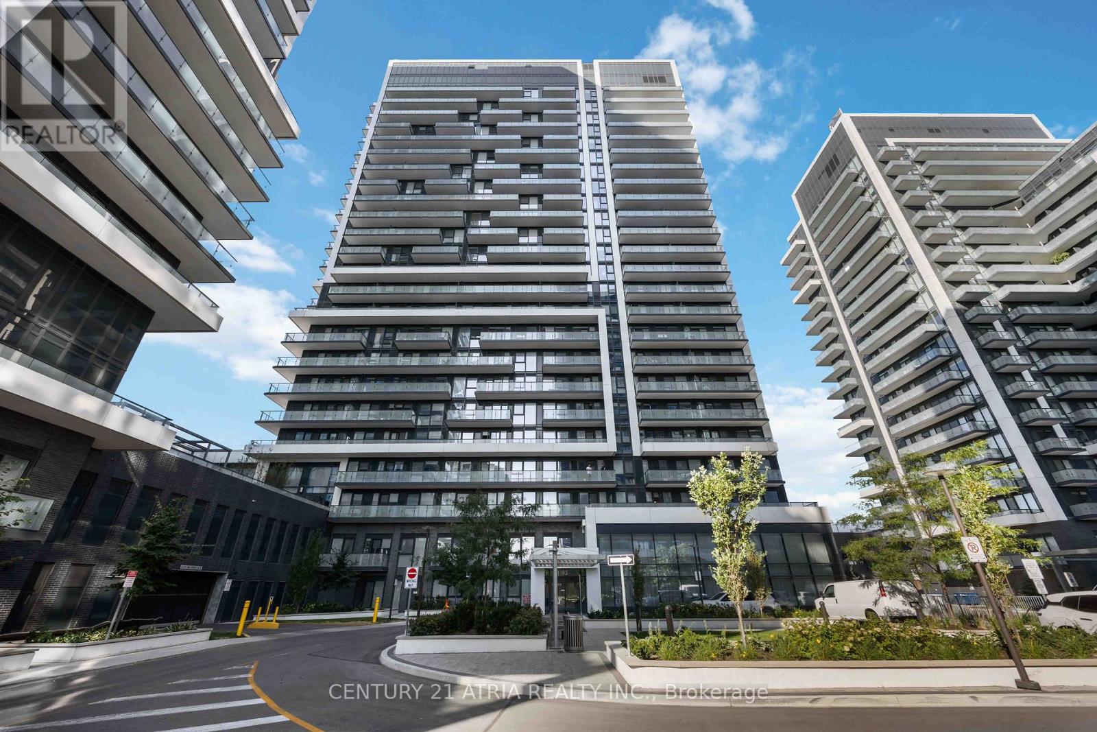 2005 - 95 ONEIDA CRESCENT, Richmond Hill, Ontario