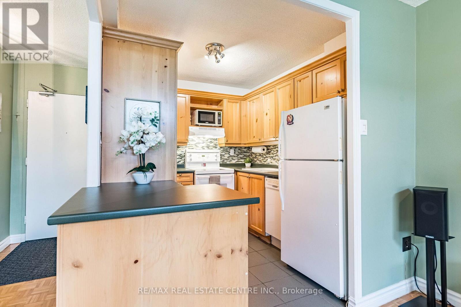 Ph4/604 - 3625 Lakeshore Boulevard, Toronto, Ontario  M8W 4W2 - Photo 30 - W12891270