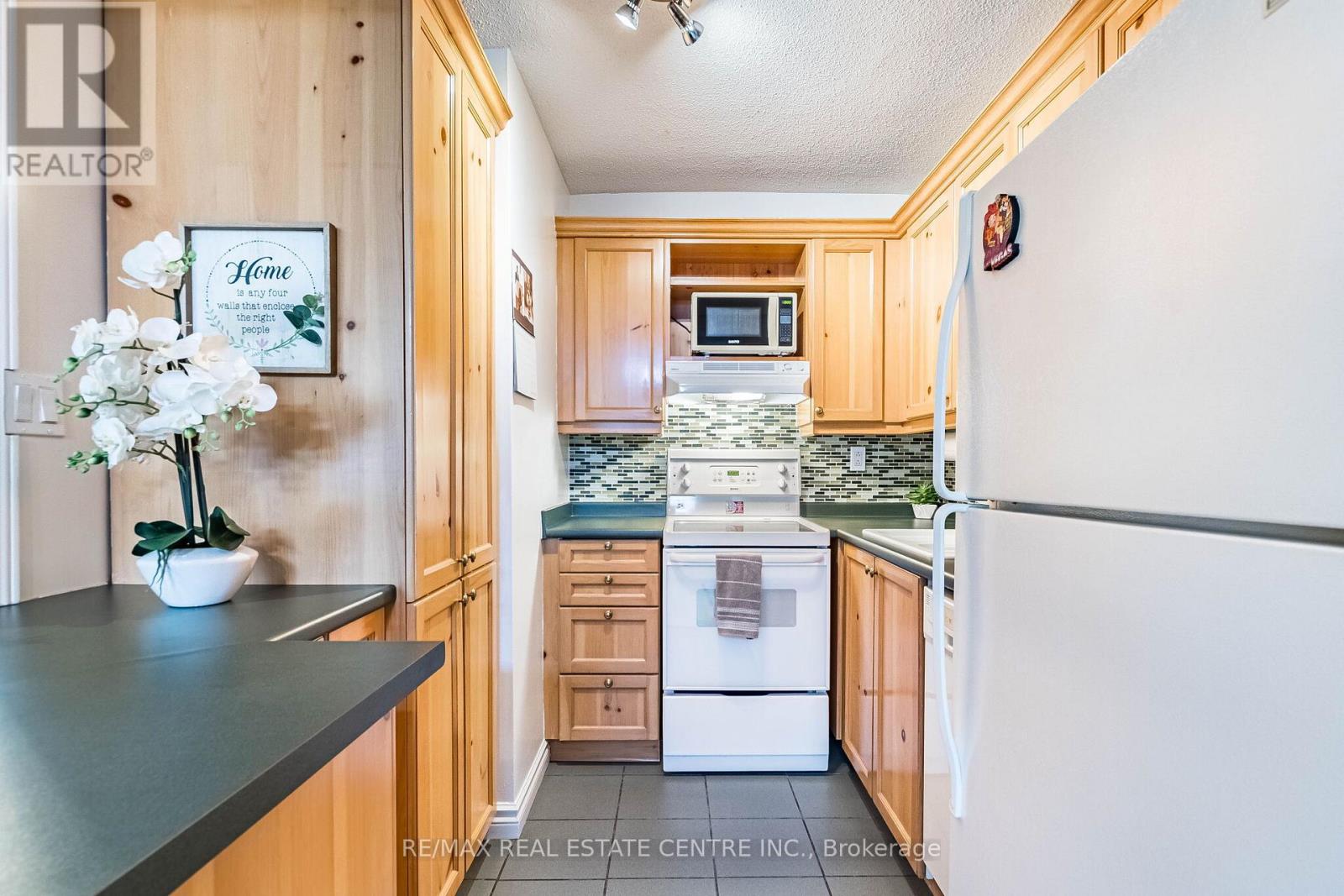 Ph4/604 - 3625 Lakeshore Boulevard, Toronto, Ontario  M8W 4W2 - Photo 35 - W12891270