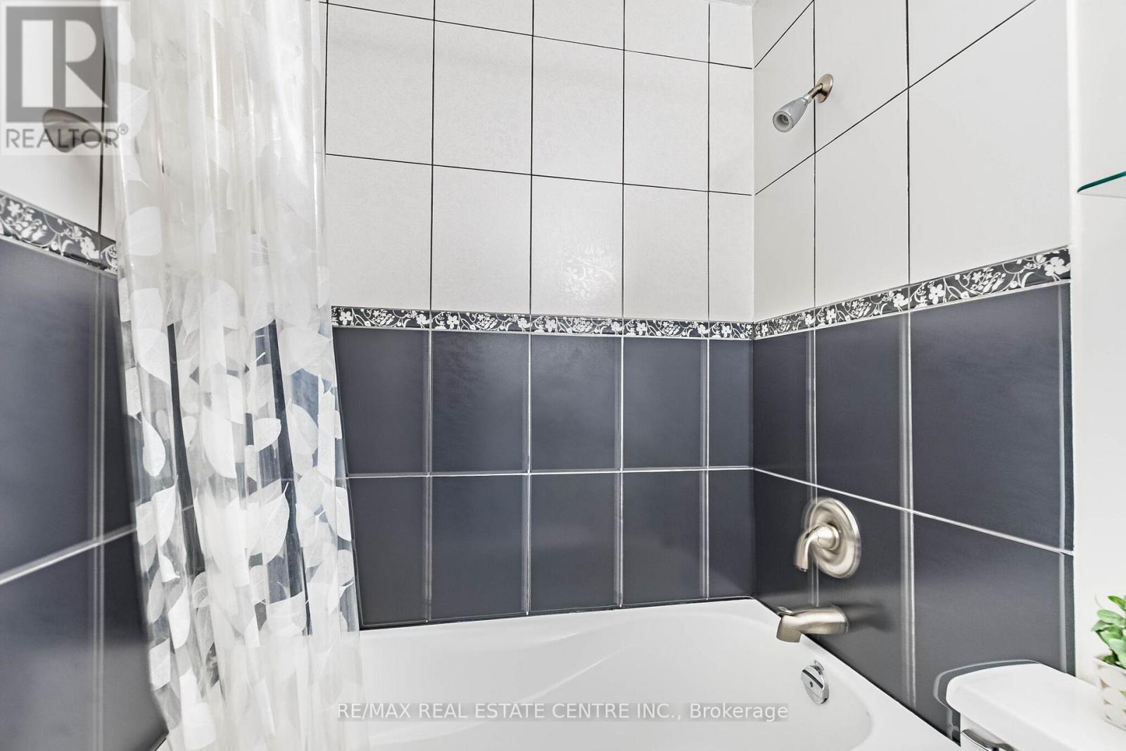 Ph4/604 - 3625 Lakeshore Boulevard, Toronto, Ontario  M8W 4W2 - Photo 41 - W12891270