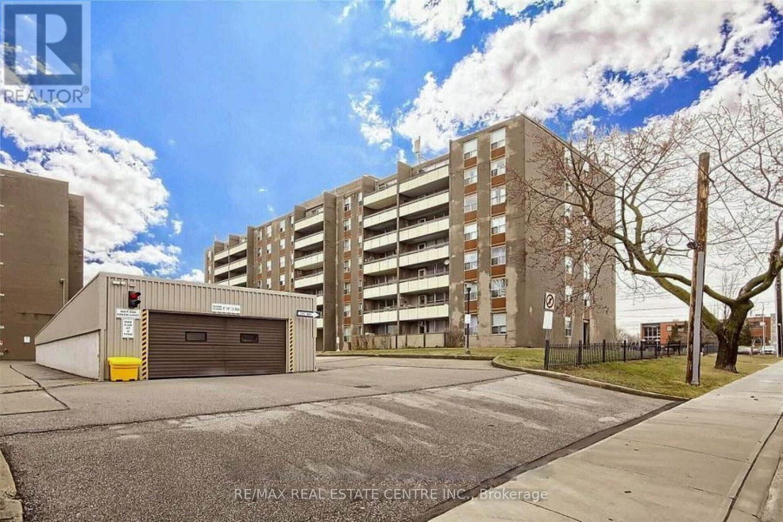 Ph4/604 - 3625 Lakeshore Boulevard, Toronto, Ontario  M8W 4W2 - Photo 48 - W12891270