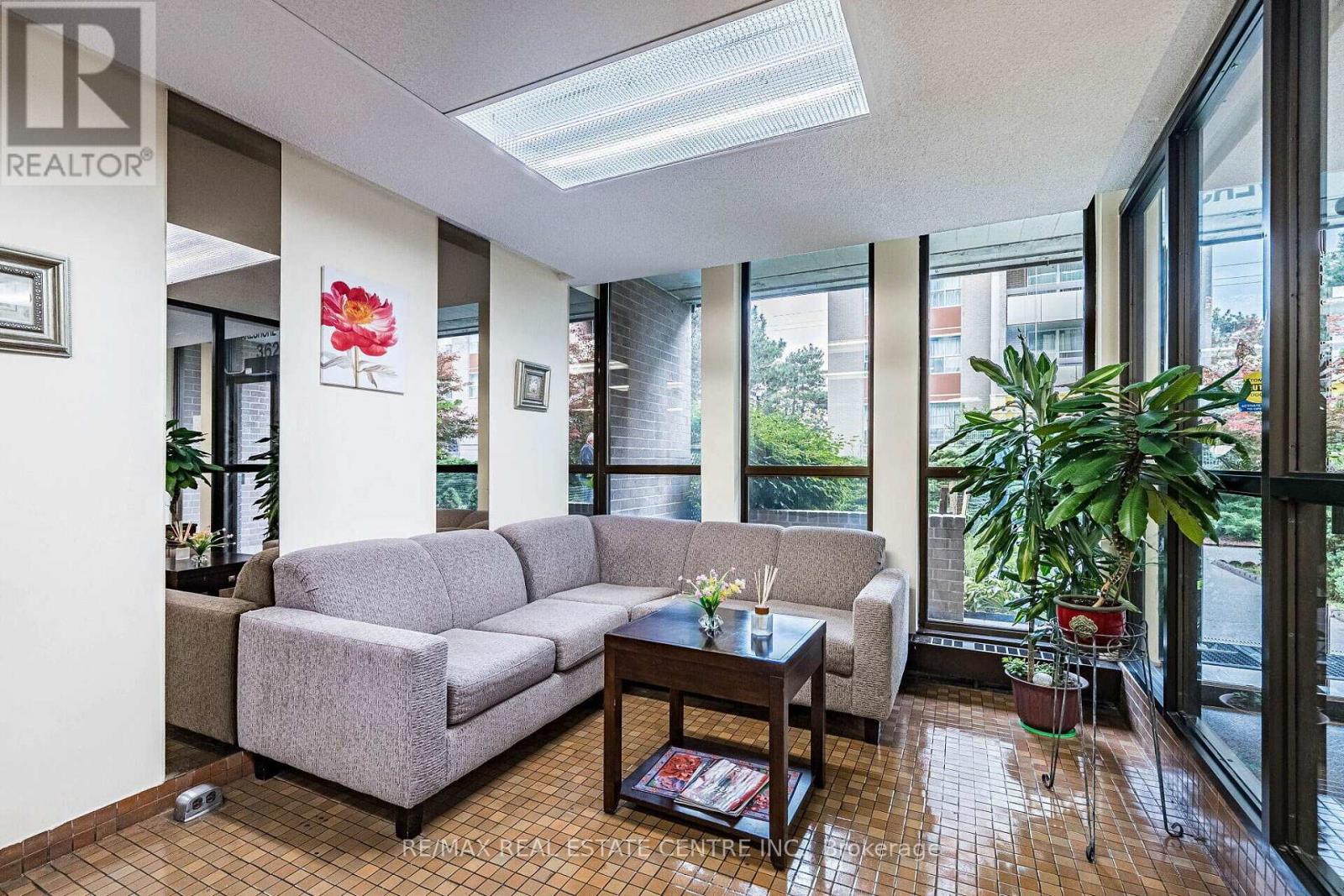 Ph4/604 - 3625 Lakeshore Boulevard, Toronto, Ontario  M8W 4W2 - Photo 7 - W12891270