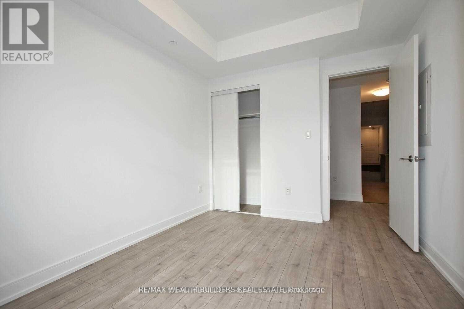 25 - 28 MARINA AVENUE, Toronto, Ontario