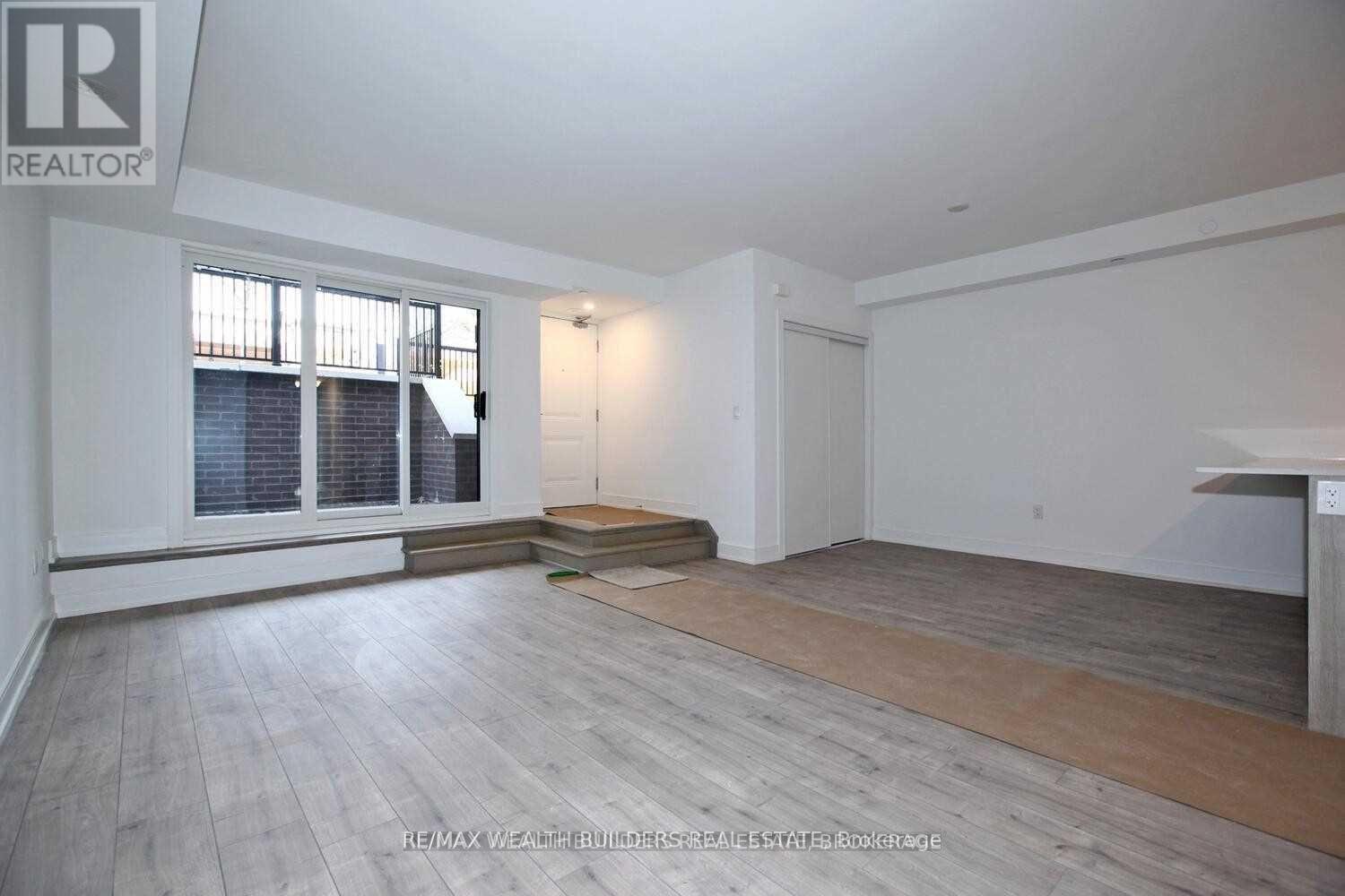 25 - 28 Marina Avenue, Toronto, Ontario  M8W 1K2 - Photo 12 - W12891422