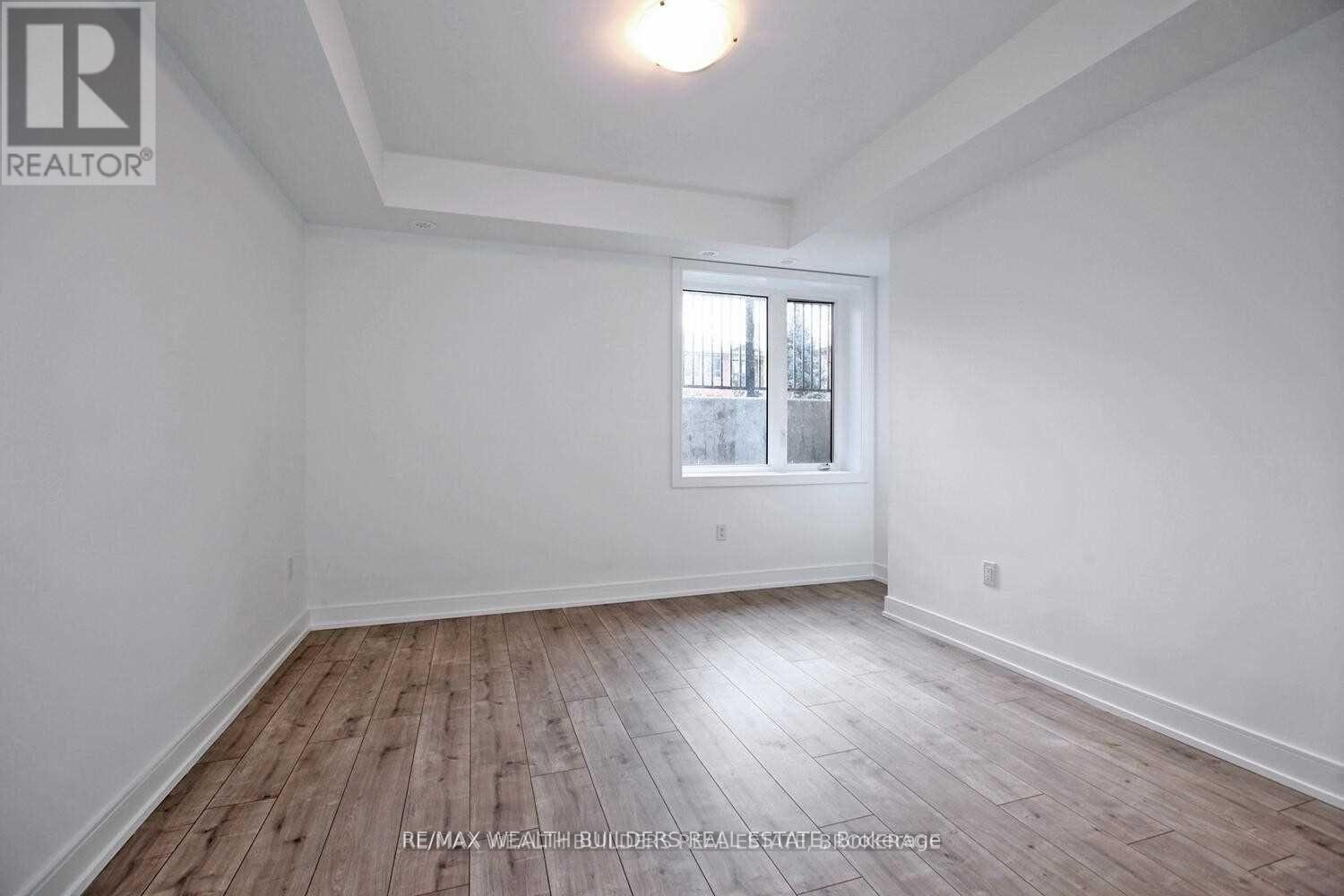 25 - 28 Marina Avenue, Toronto, Ontario  M8W 1K2 - Photo 13 - W12891422