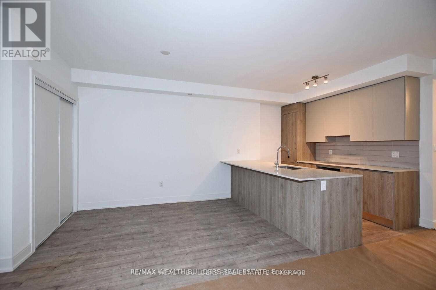 25 - 28 Marina Avenue, Toronto, Ontario  M8W 1K2 - Photo 14 - W12891422