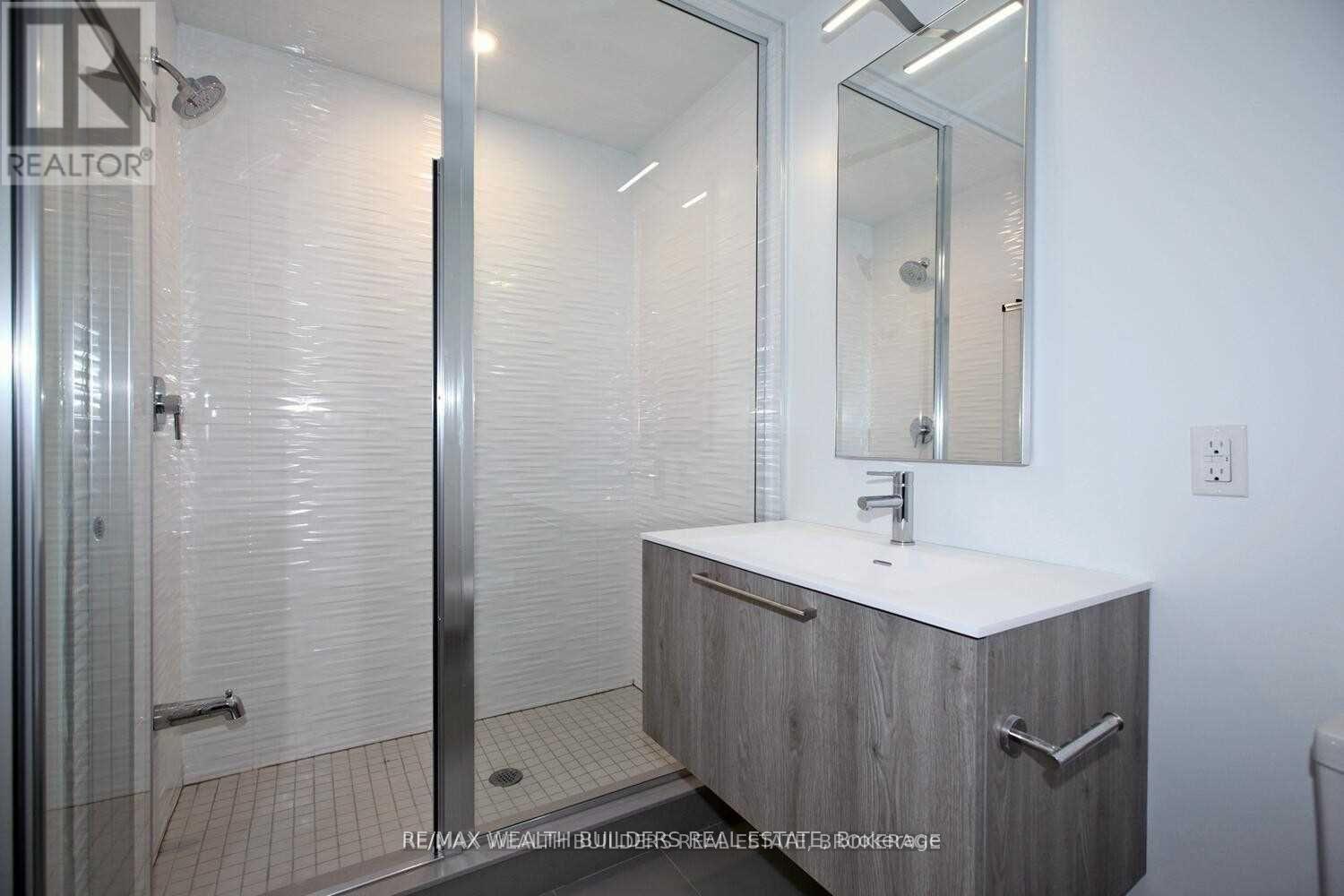 25 - 28 Marina Avenue, Toronto, Ontario  M8W 1K2 - Photo 16 - W12891422