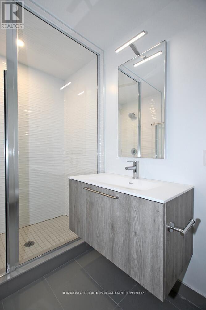 25 - 28 Marina Avenue, Toronto, Ontario  M8W 1K2 - Photo 17 - W12891422