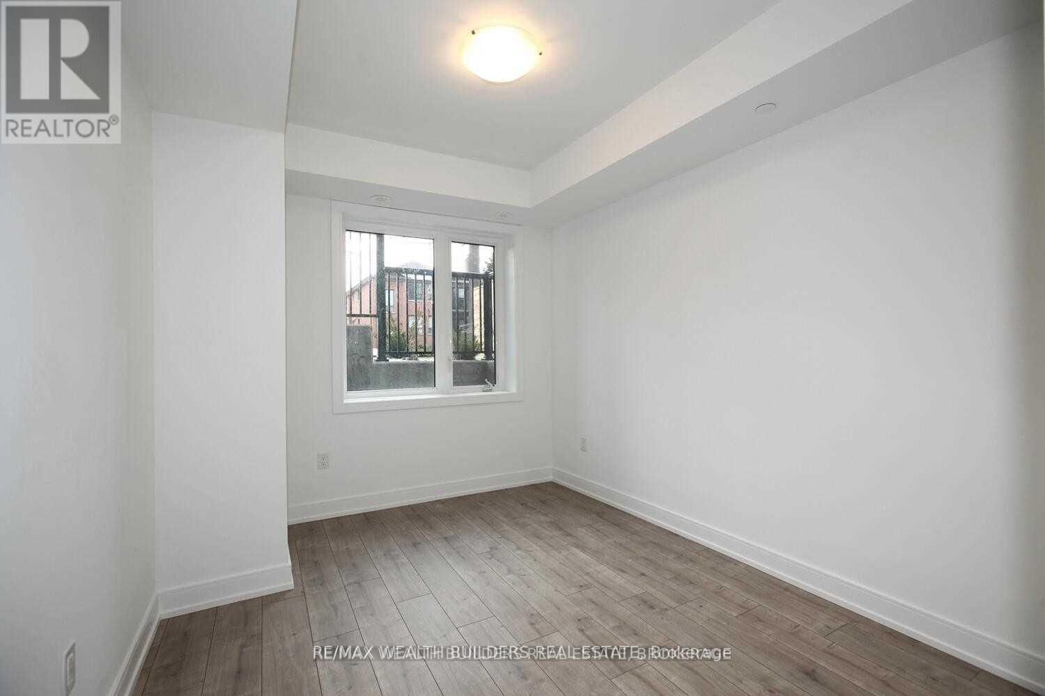 25 - 28 Marina Avenue, Toronto, Ontario  M8W 1K2 - Photo 18 - W12891422