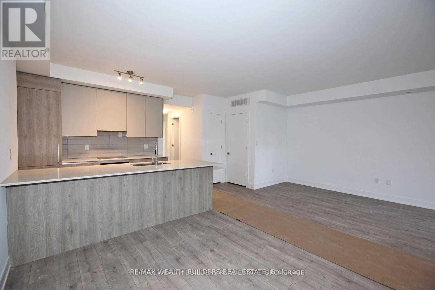 25 - 28 Marina Avenue, Toronto, Ontario  M8W 1K2 - Photo 2 - W12891422