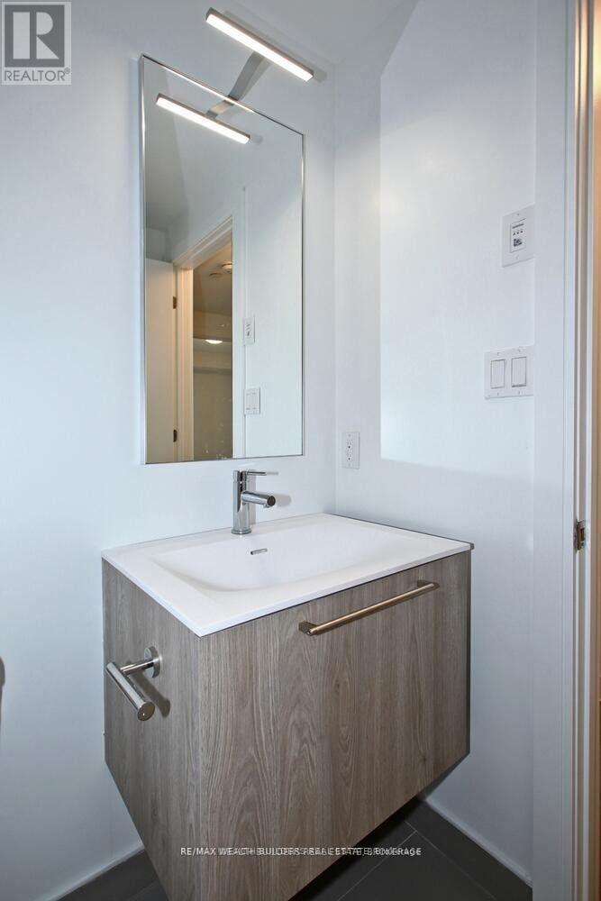 25 - 28 Marina Avenue, Toronto, Ontario  M8W 1K2 - Photo 21 - W12891422