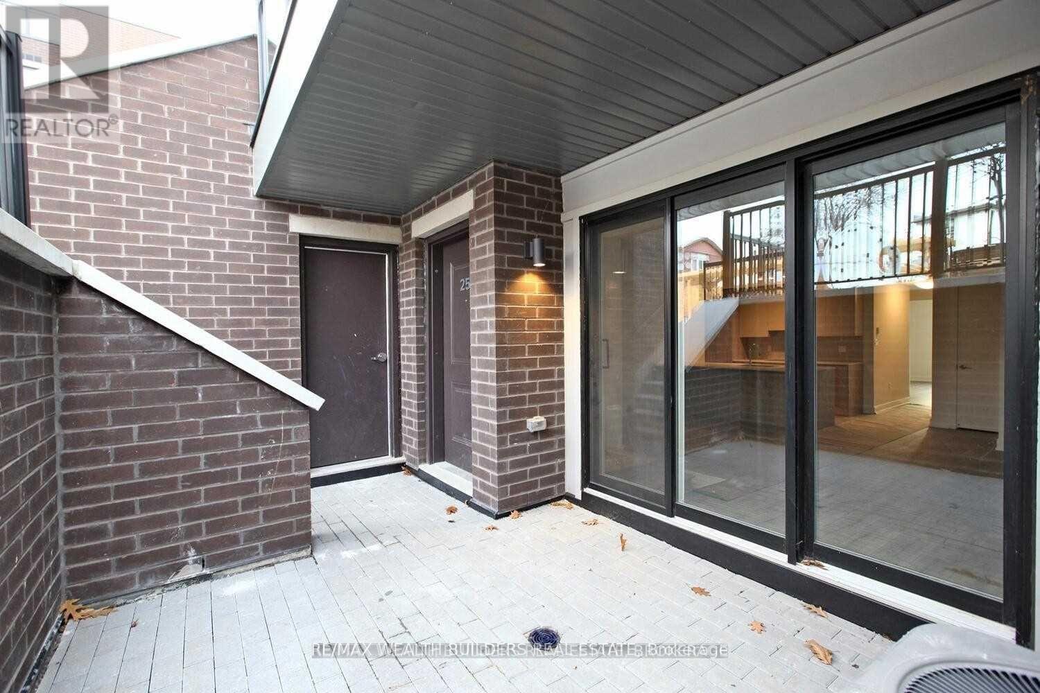 25 - 28 Marina Avenue, Toronto, Ontario  M8W 1K2 - Photo 24 - W12891422