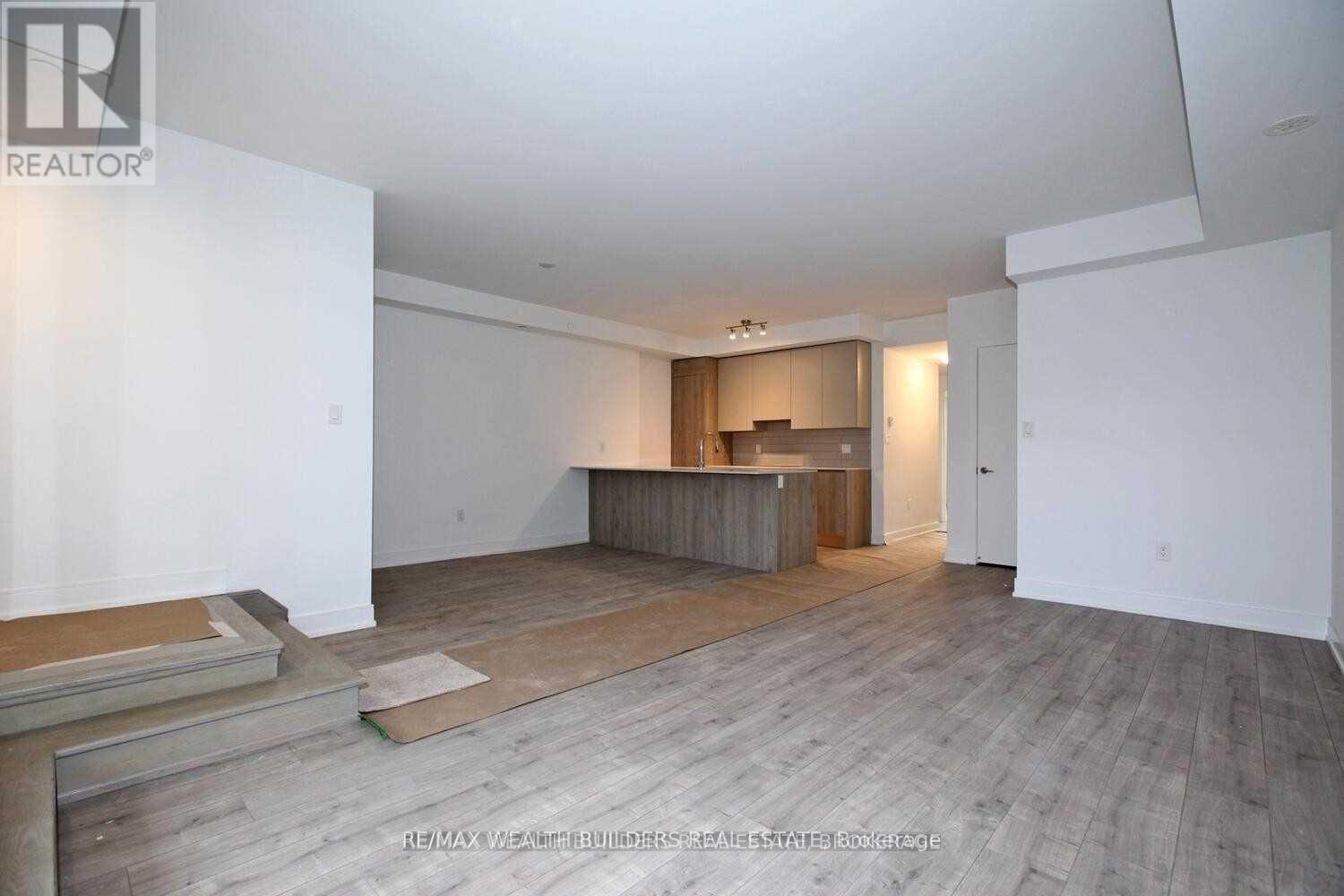 25 - 28 Marina Avenue, Toronto, Ontario  M8W 1K2 - Photo 3 - W12891422