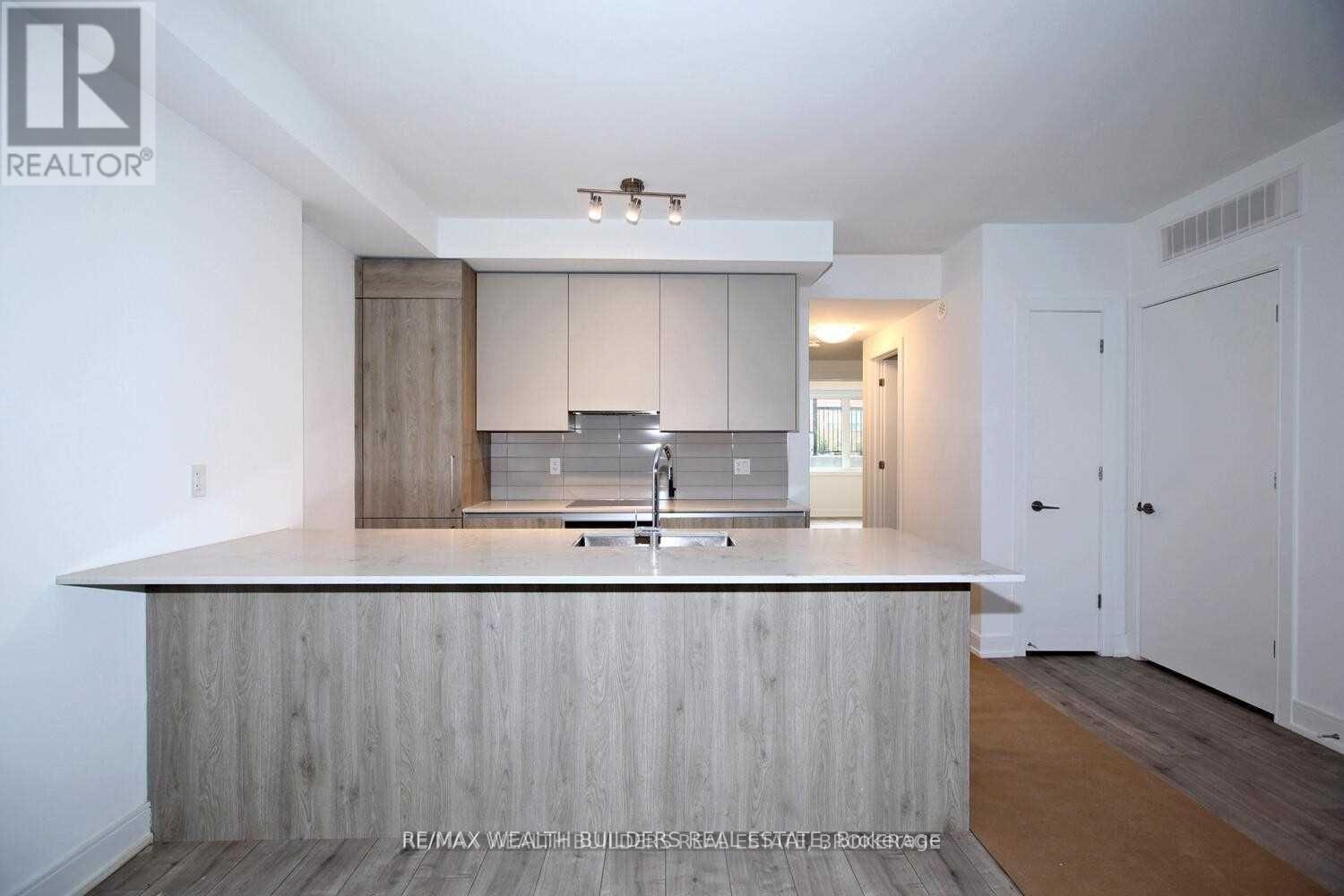 25 - 28 Marina Avenue, Toronto, Ontario  M8W 1K2 - Photo 6 - W12891422