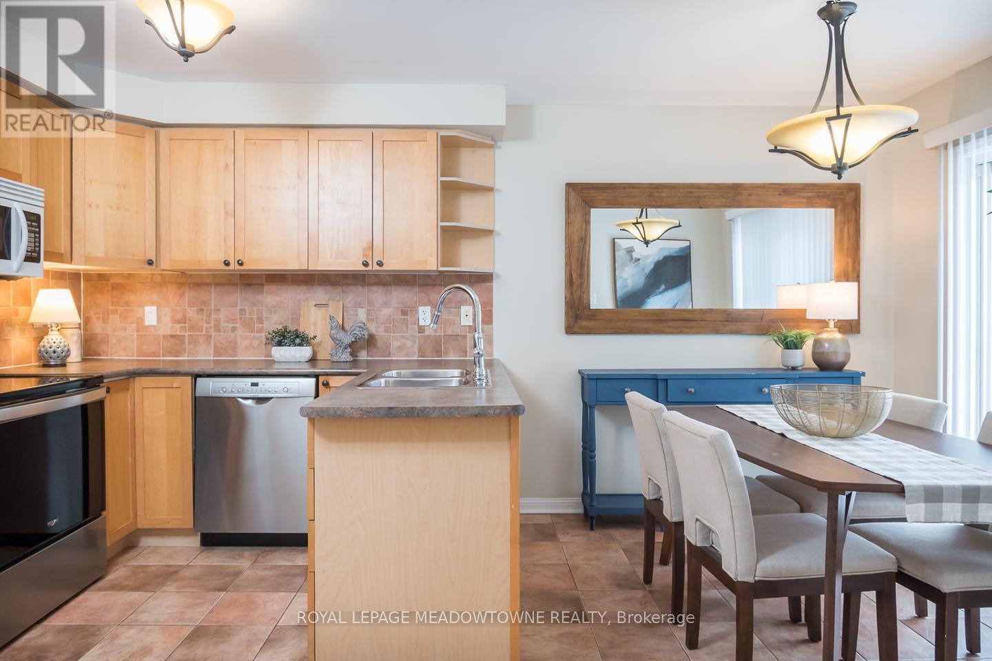 703 Edwards Avenue, Milton, Ontario  L9T 6B4 - Photo 17 - W12891424