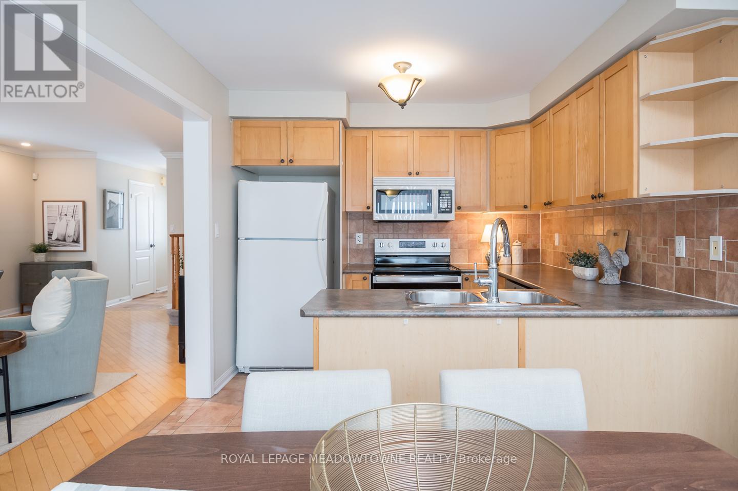 703 Edwards Avenue, Milton, Ontario  L9T 6B4 - Photo 19 - W12891424