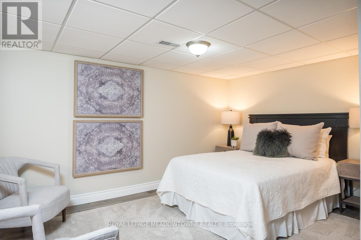 703 Edwards Avenue, Milton, Ontario  L9T 6B4 - Photo 38 - W12891424