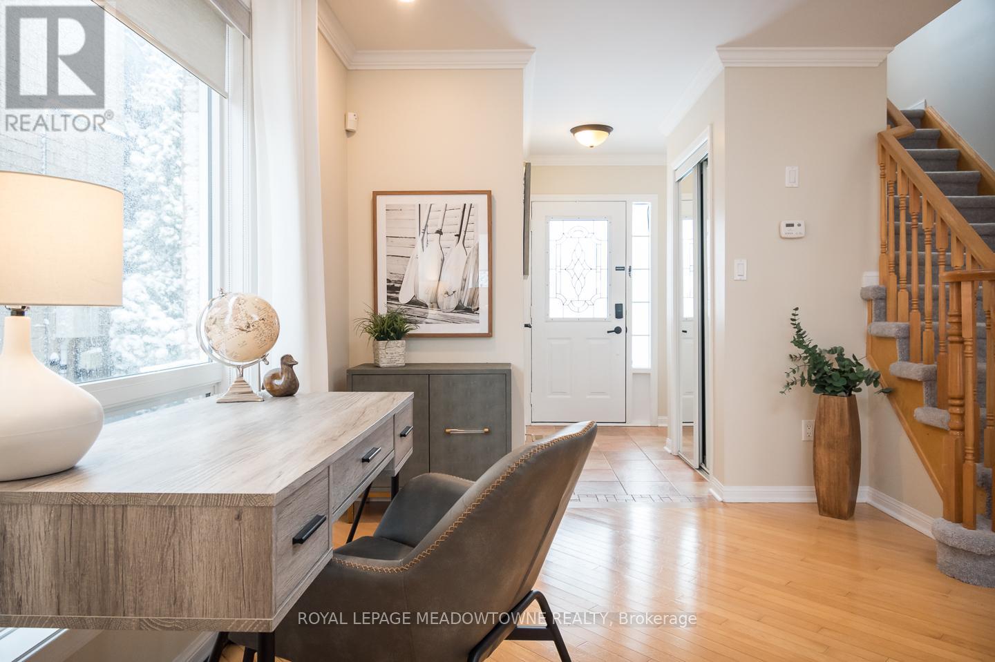 703 Edwards Avenue, Milton, Ontario  L9T 6B4 - Photo 5 - W12891424