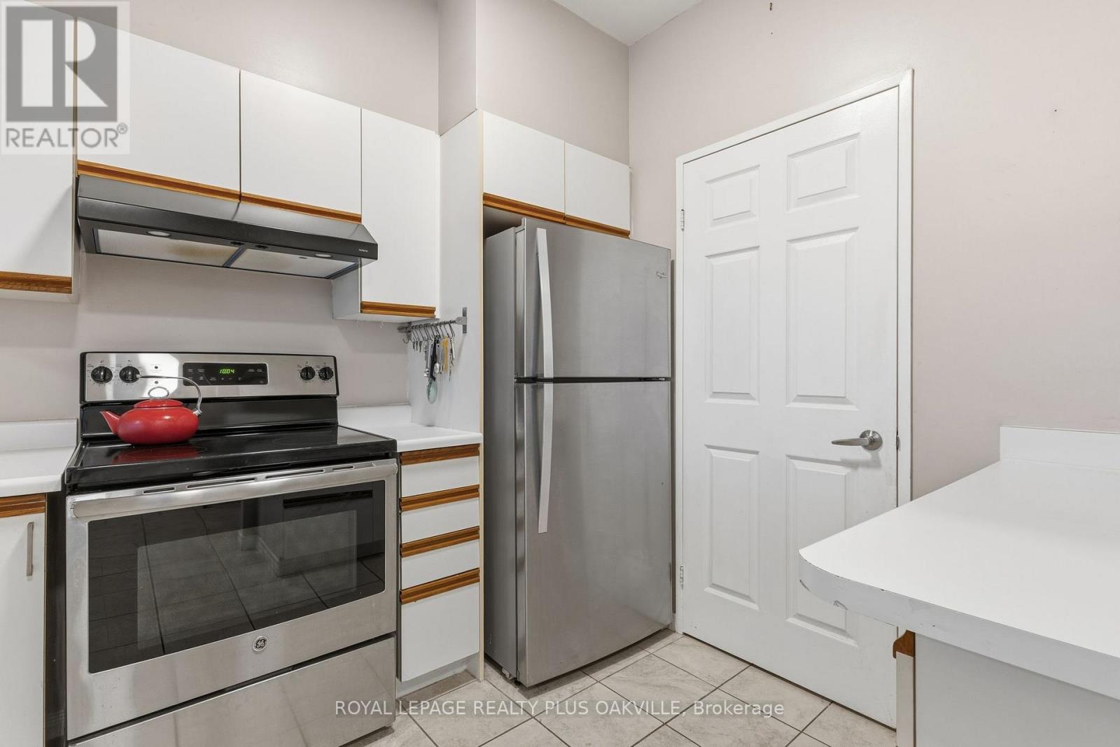 311 - 2511 Lakeshore Road W, Oakville, Ontario  L6L 6L9 - Photo 15 - W12891484