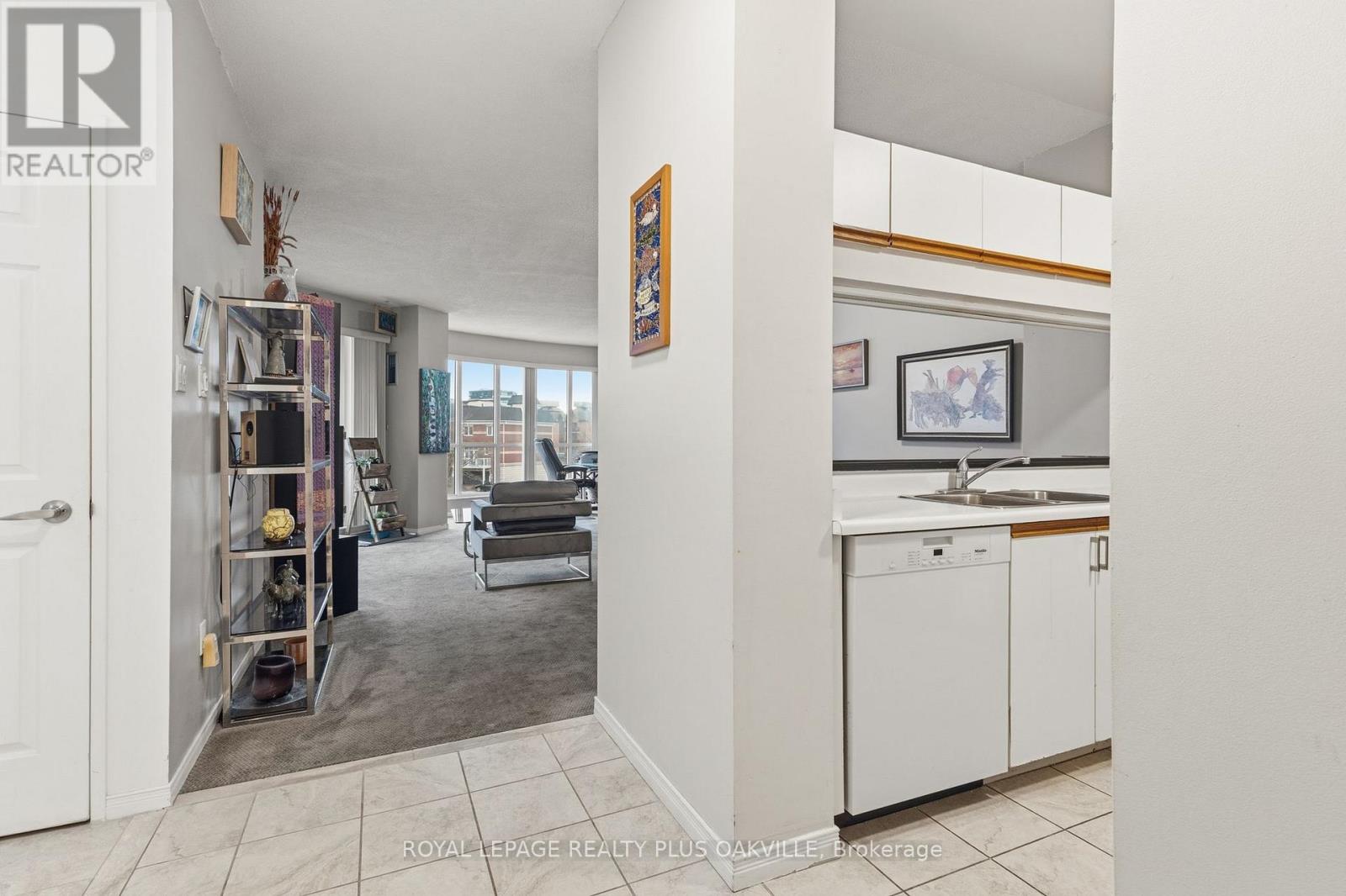 311 - 2511 Lakeshore Road W, Oakville, Ontario  L6L 6L9 - Photo 9 - W12891484