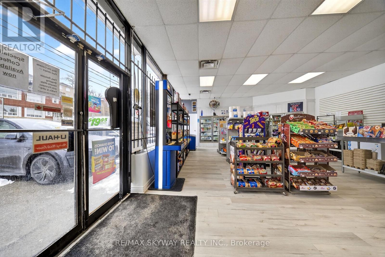 1463 Davenport Road, Toronto, Ontario  M6H 2H6 - Photo 8 - W12891504