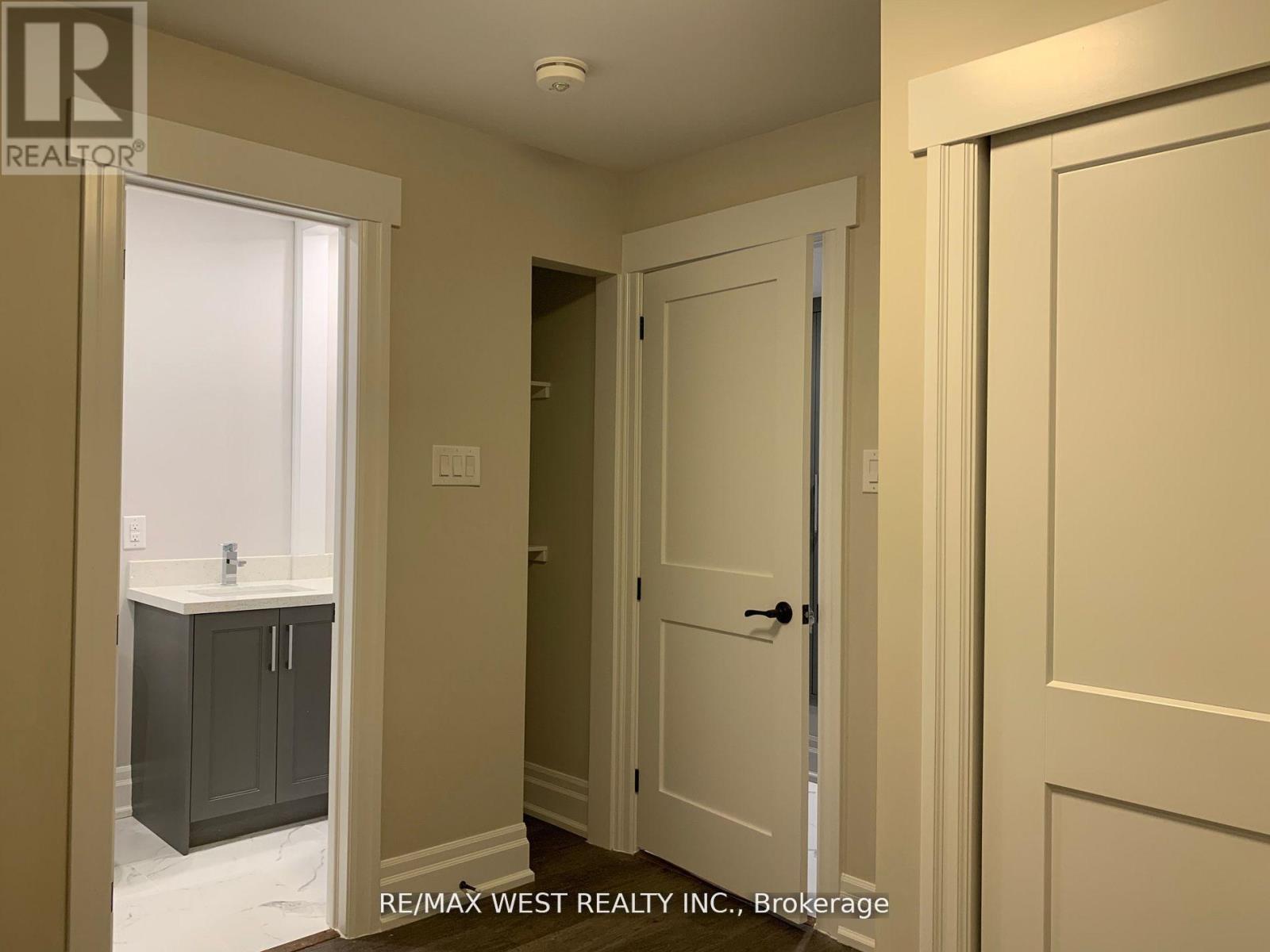 Lower - 1495 King Street W, Toronto, Ontario  M6K 1J4 - Photo 12 - W12891518