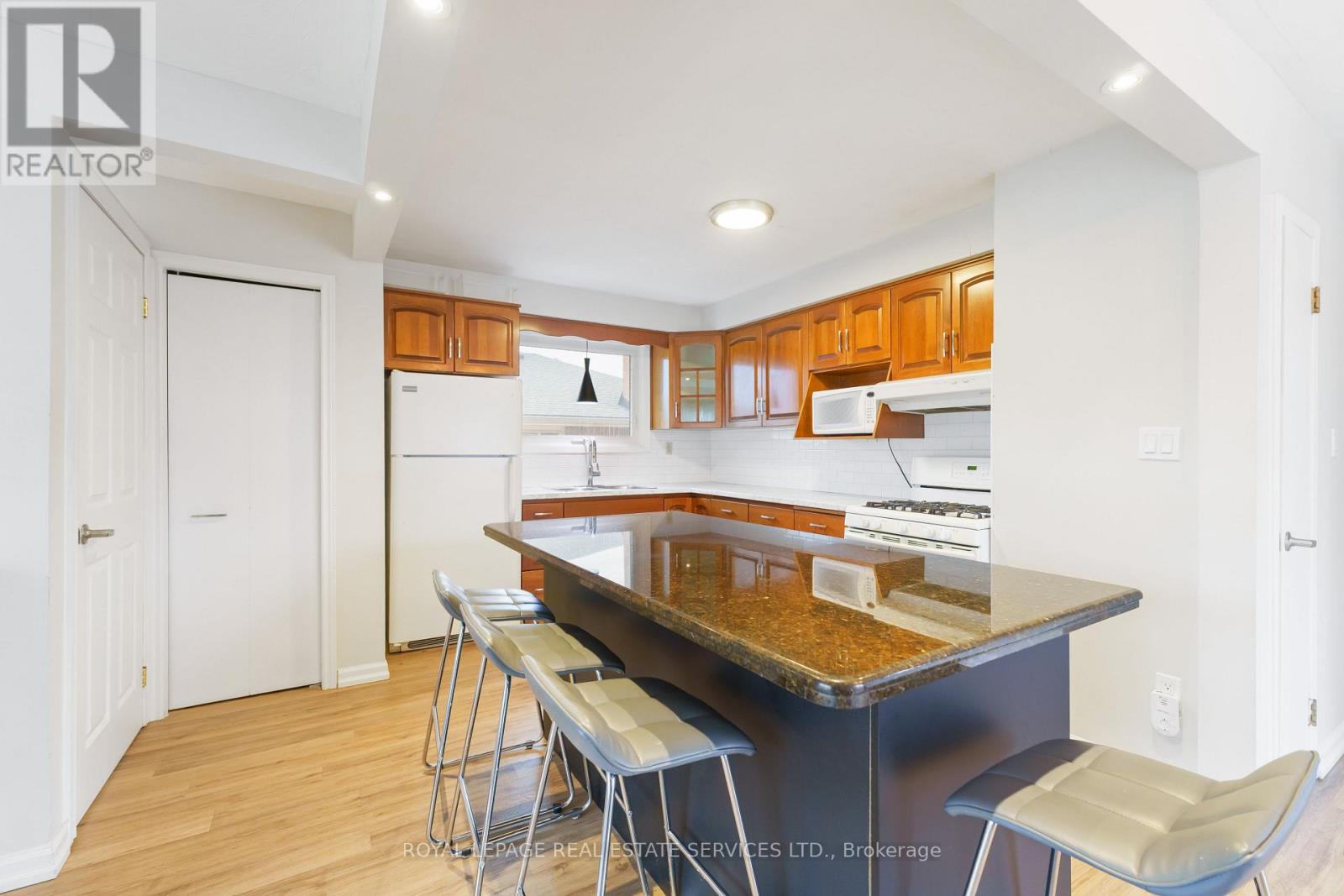 Main - 517 Mohawk Road W, Hamilton (Gilbert), Ontario  L9C 1X3 - Photo 10 - X12891264